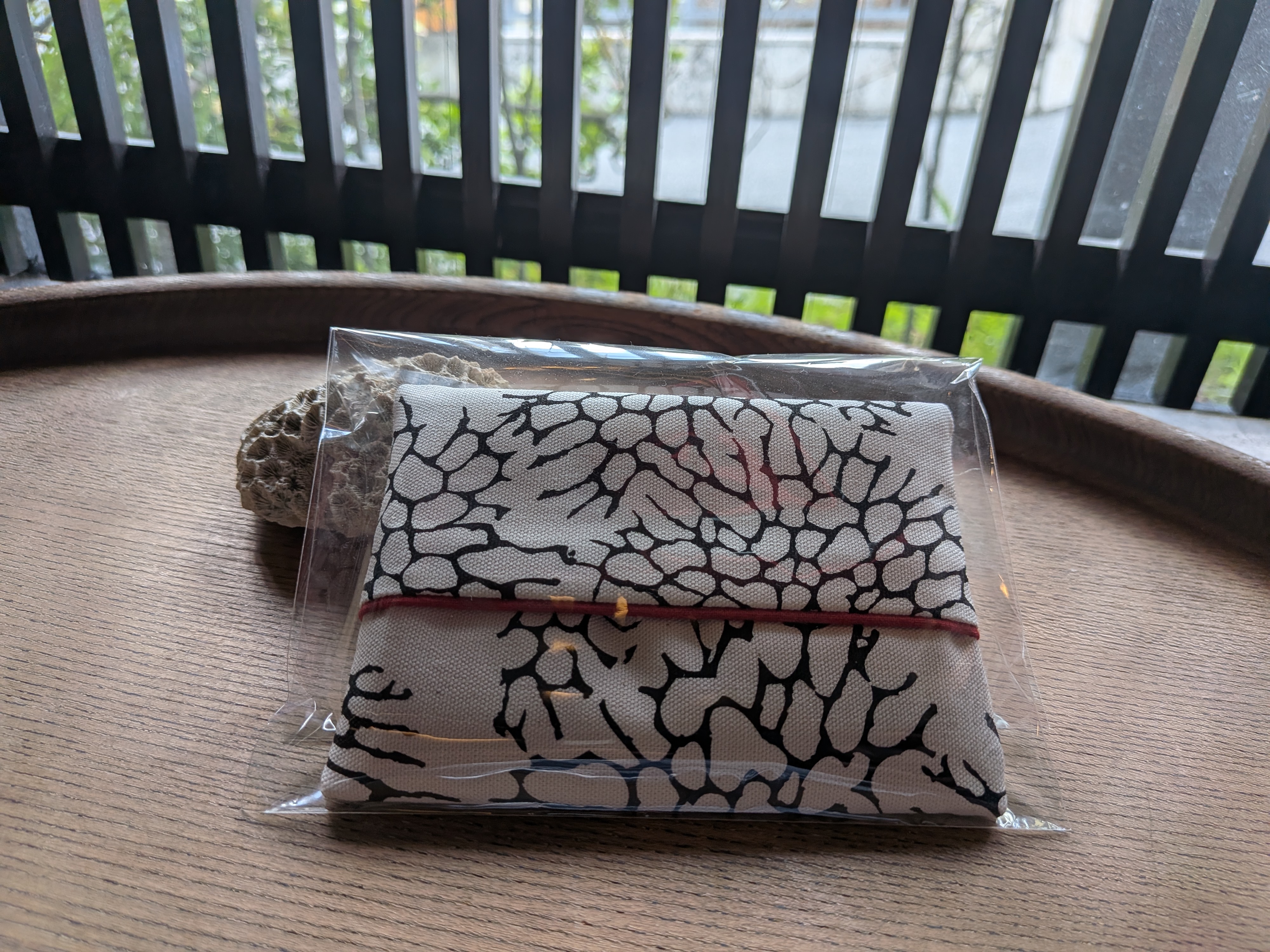 Okinawan Ryukyu Fine Dyeing Collection: Shuri Ryusen, Handcrafted “Kana-Sango” Coral-Dyeing Pocket Tissue Case / Pouch - thumbnail 1