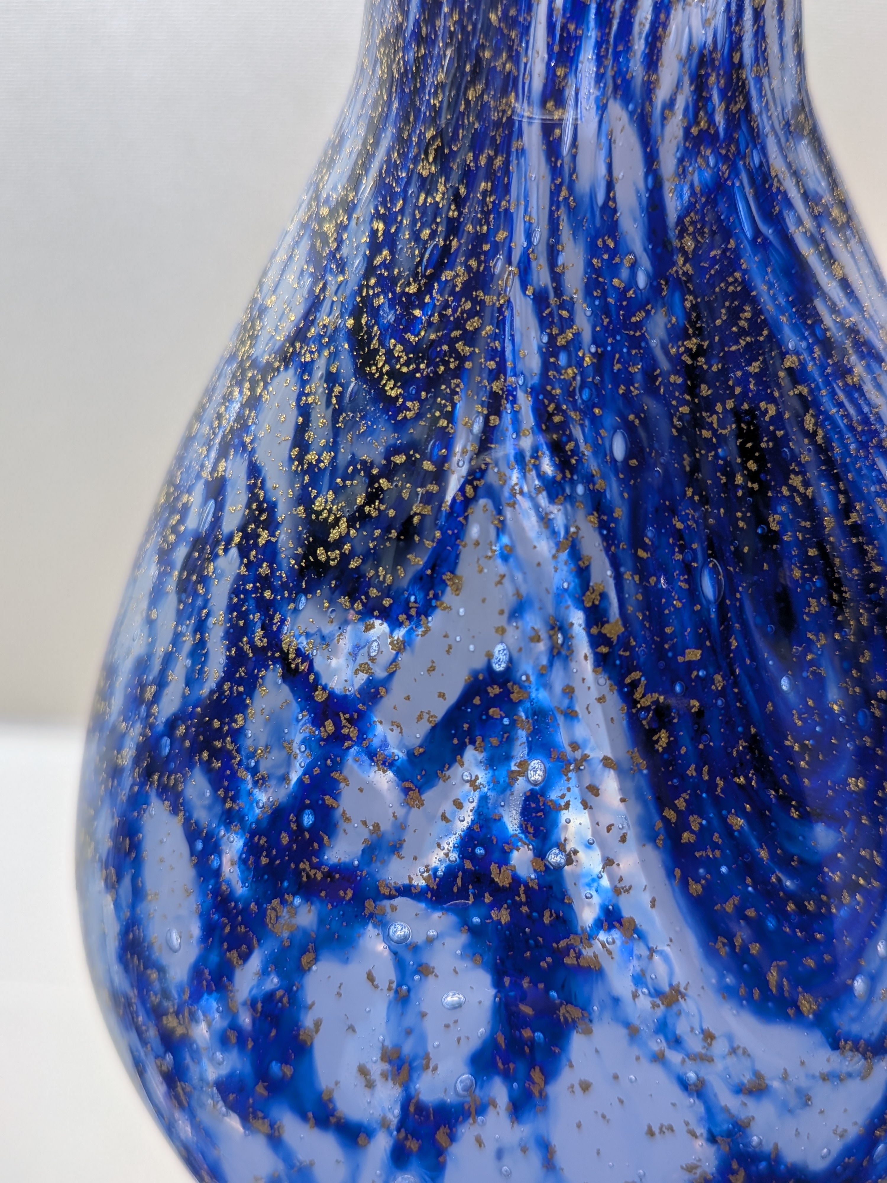 Okinawan Ryukyu Hand-Blown Glass Collection: Takumi Kōbō Studio - Hideyoshi Matsuda (松田 英吉), Celestial Ocean & Gold Leaf Fine Art Glass Vase - Earth Edition / 宙吹ガラス - image 2