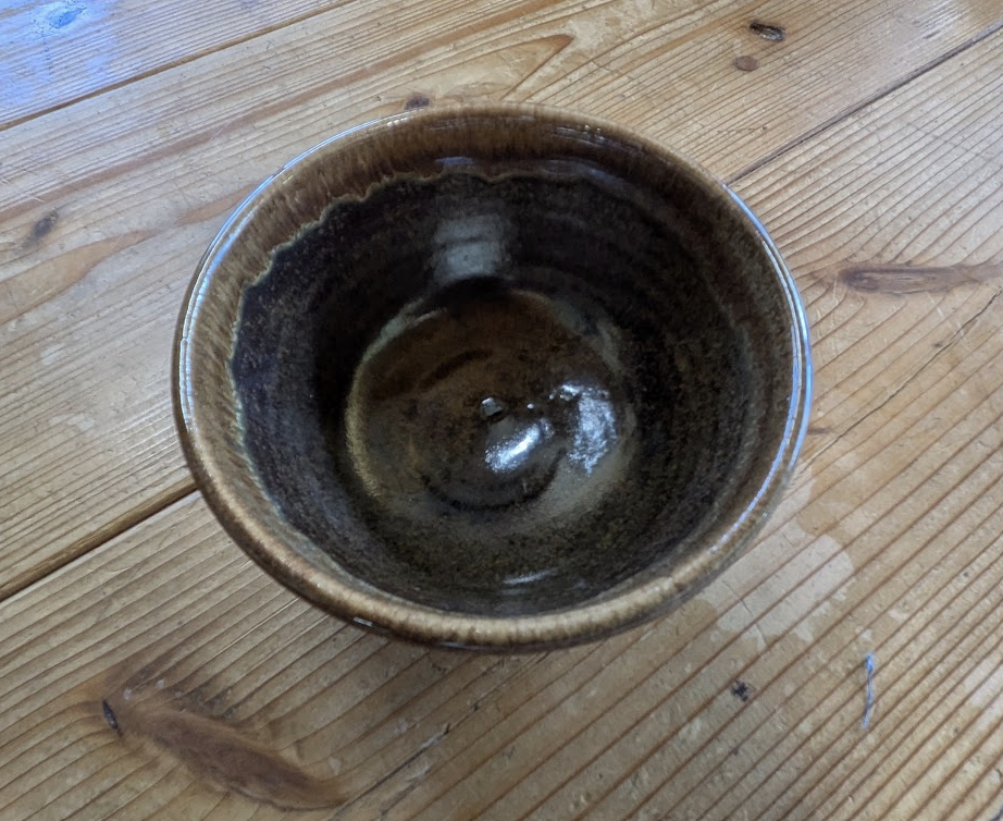 Okinawan Ryukyu Historic Clay Collection: Potter Master Tsunehide Shimabukuro (島袋常秀) - Handcrafted Okinawan Yachimun “Ame-yu Iron-Glaze” Ceramic Bowl / Donburi (飴釉どんぶり) - thumbnail 2