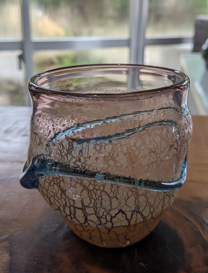 Okinawan Ryukyu Hand-Blown Glass Collection: Master Craftsman Kazuha Miyaguni (宮國 一羽) - Sunset Blush & Azure Crackle Glass Cup (宙吹ガラス) - thumbnail 2