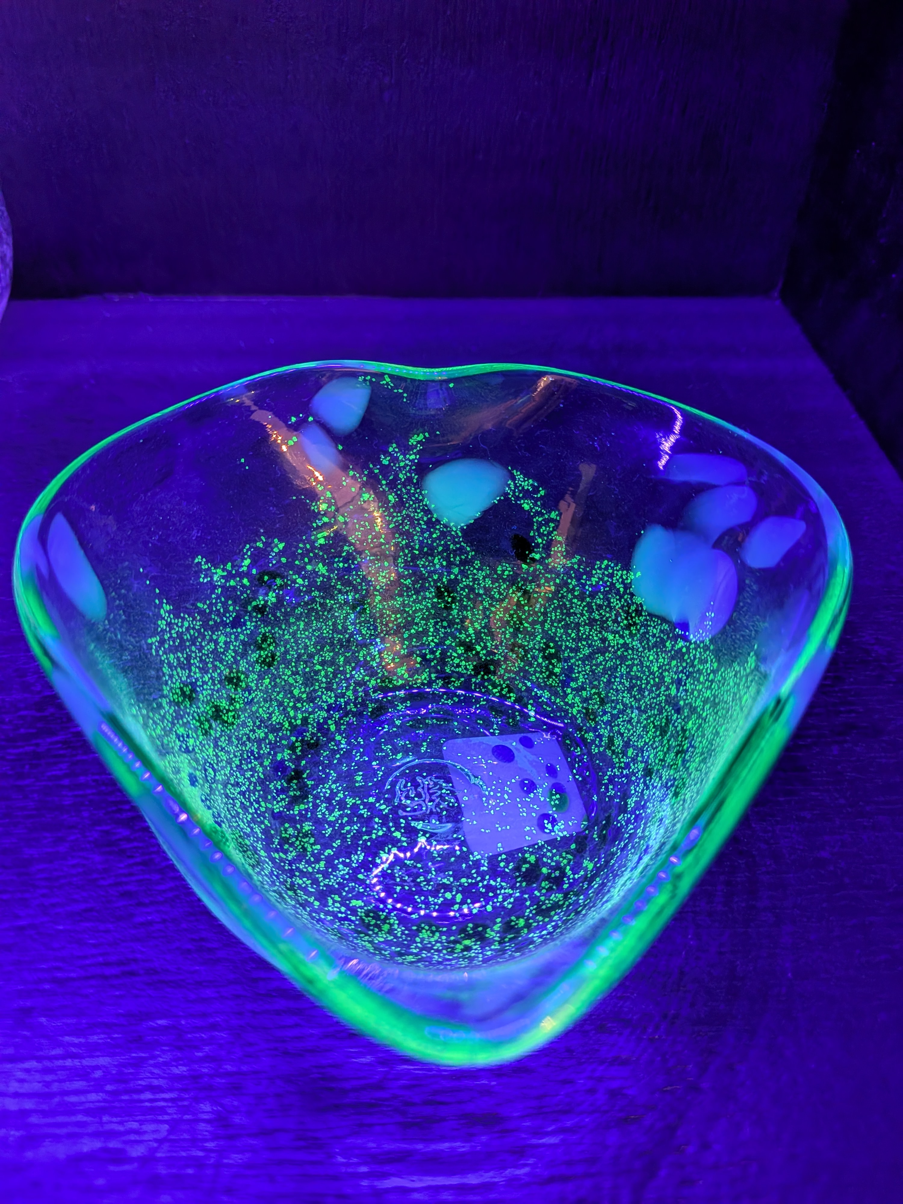 Okinawan Ryukyu Glass Collection: Ryugu no Mori Heart-Shaped Glass Bowl (竜宮の森 ハート小鉢) - image 1