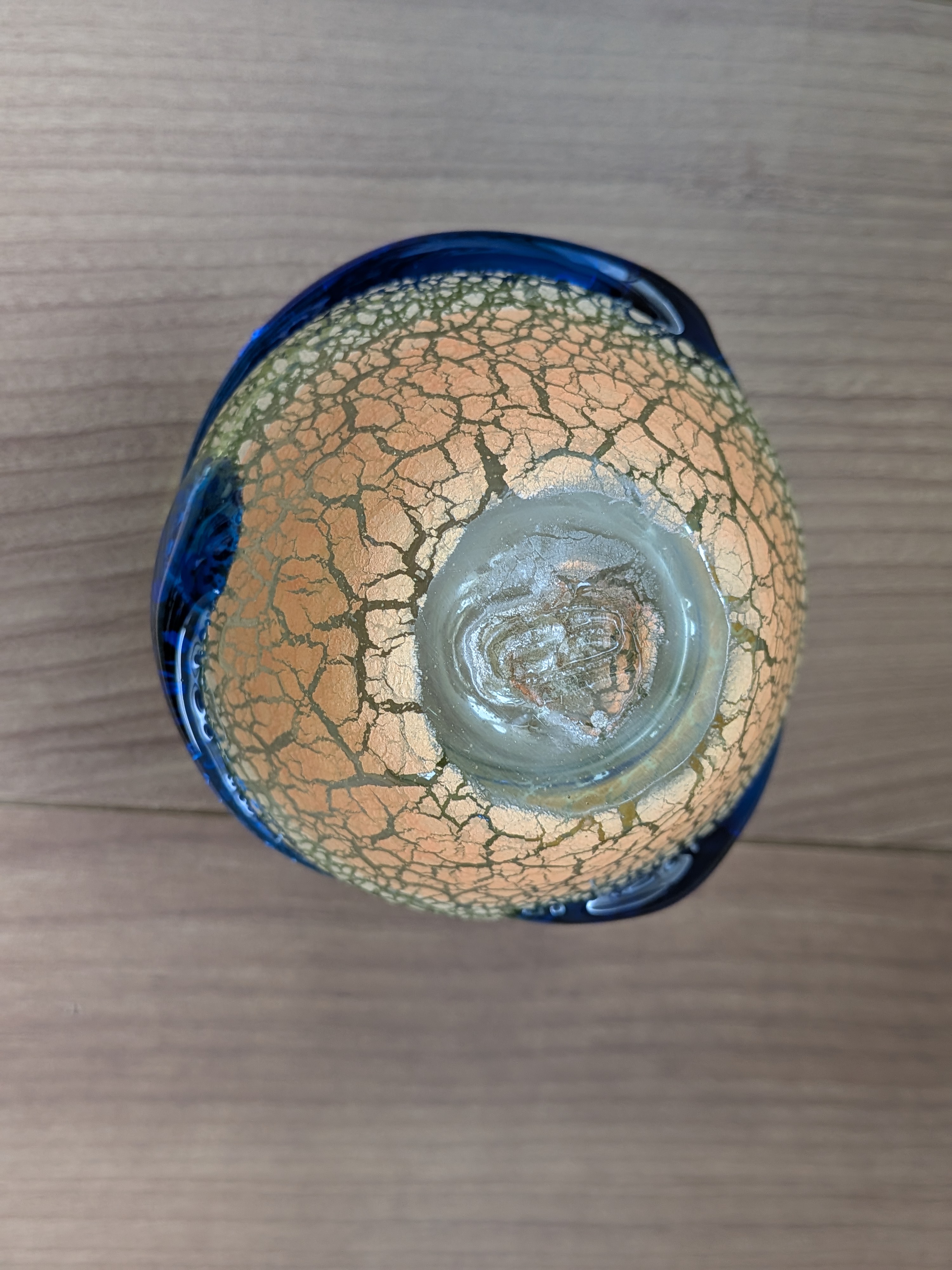Okinawan Ryukyu Hand-Blown Glass Collection: Contemporary Master Craftsman Seikichi Inamine (稲嶺 盛吉), Pale Olive & Sand Crackle Swirl Rock Cup - 宙吹ガラス - thumbnail 3