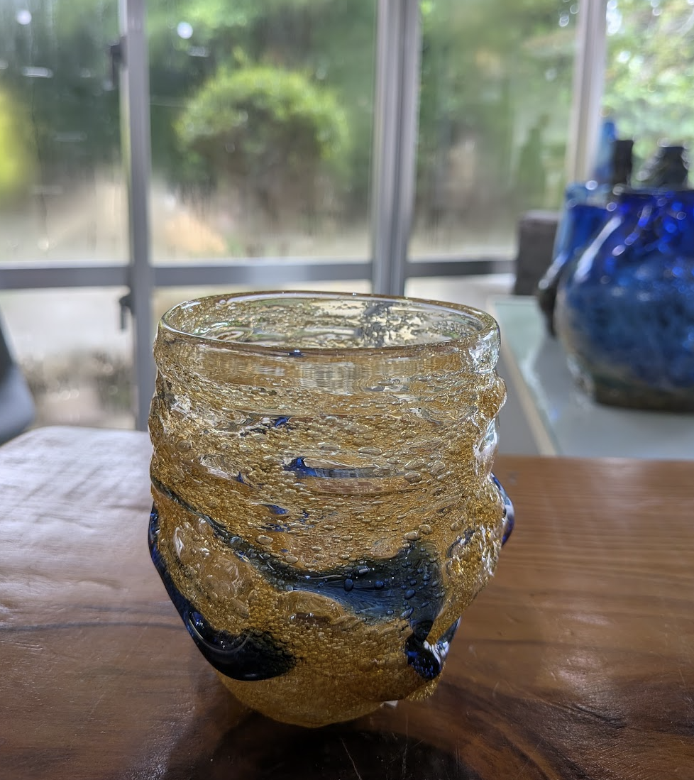 Okinawan Ryukyu Hand-Blown Glass Collection: Third-Generation Artisan Ayumu Inamine (稲嶺 歩夢) - Golden Foam & Deep Cobalt Swirl Glass Cup (宙吹ガラス) - image 1