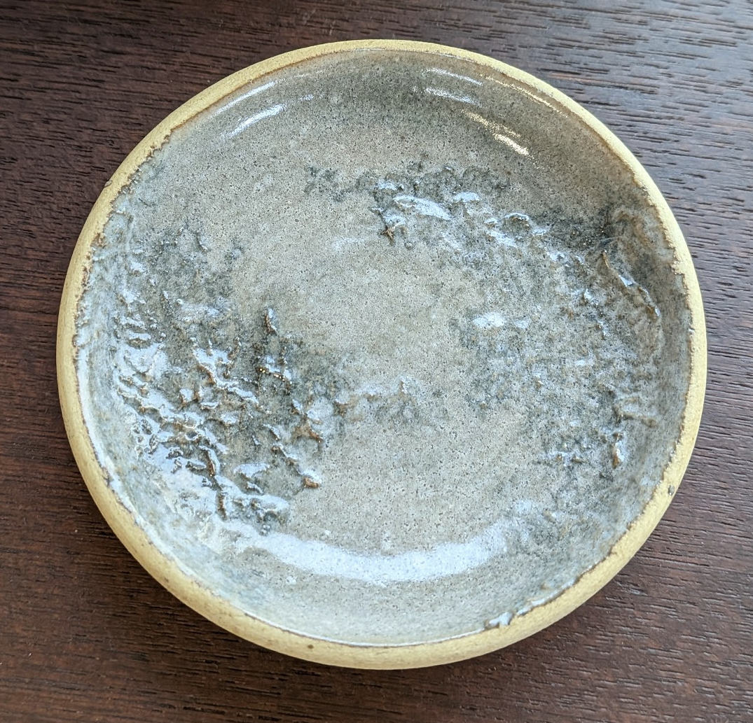 Okinawan Yomitan Yachimun no Sato Craft Collection: Small Dish (Mame-zara / 豆皿) - image 1