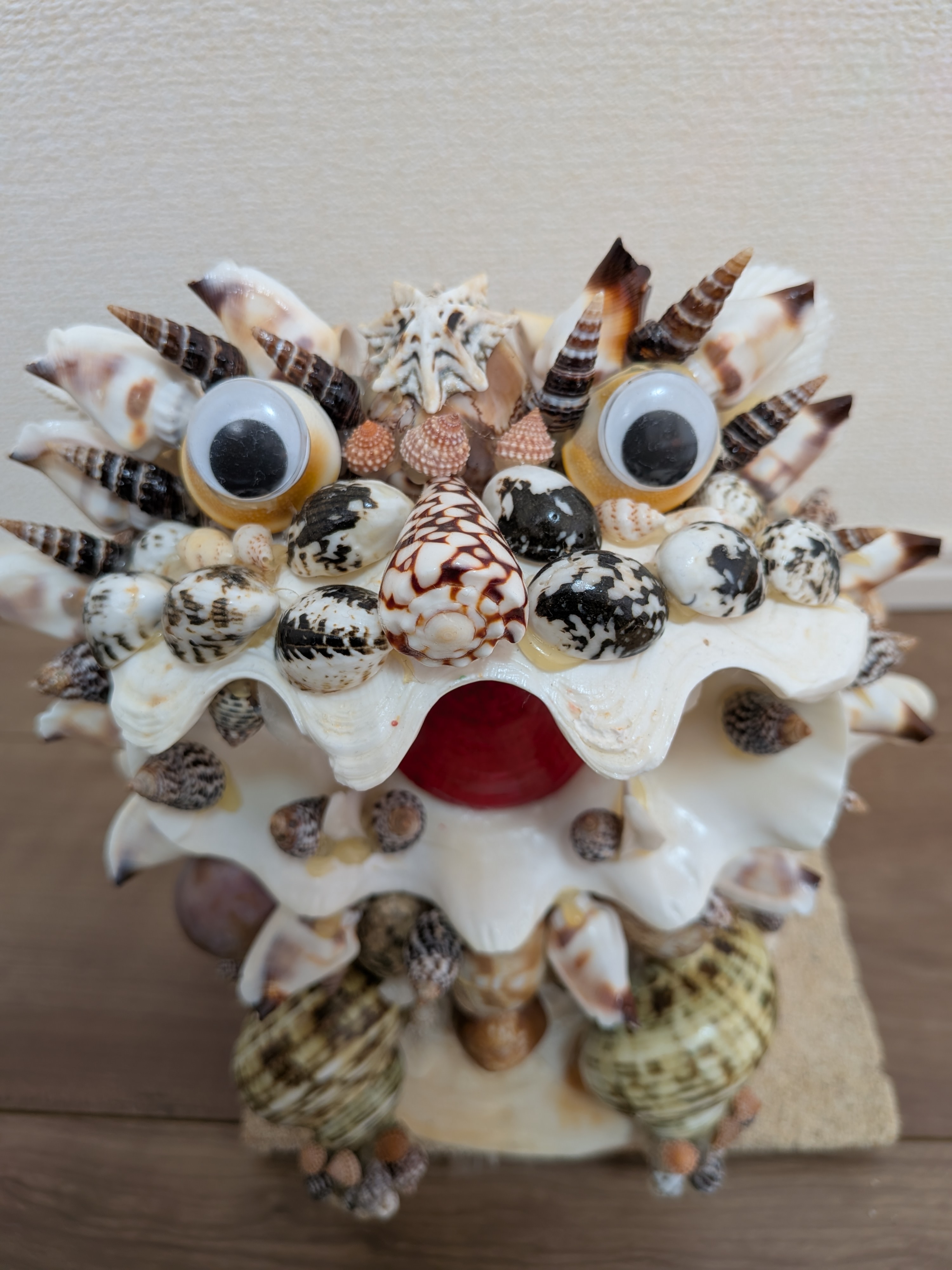 Okinawan Seashell Art Collection: Hand-Assembled Shisa Guardian Sculpture - thumbnail 1