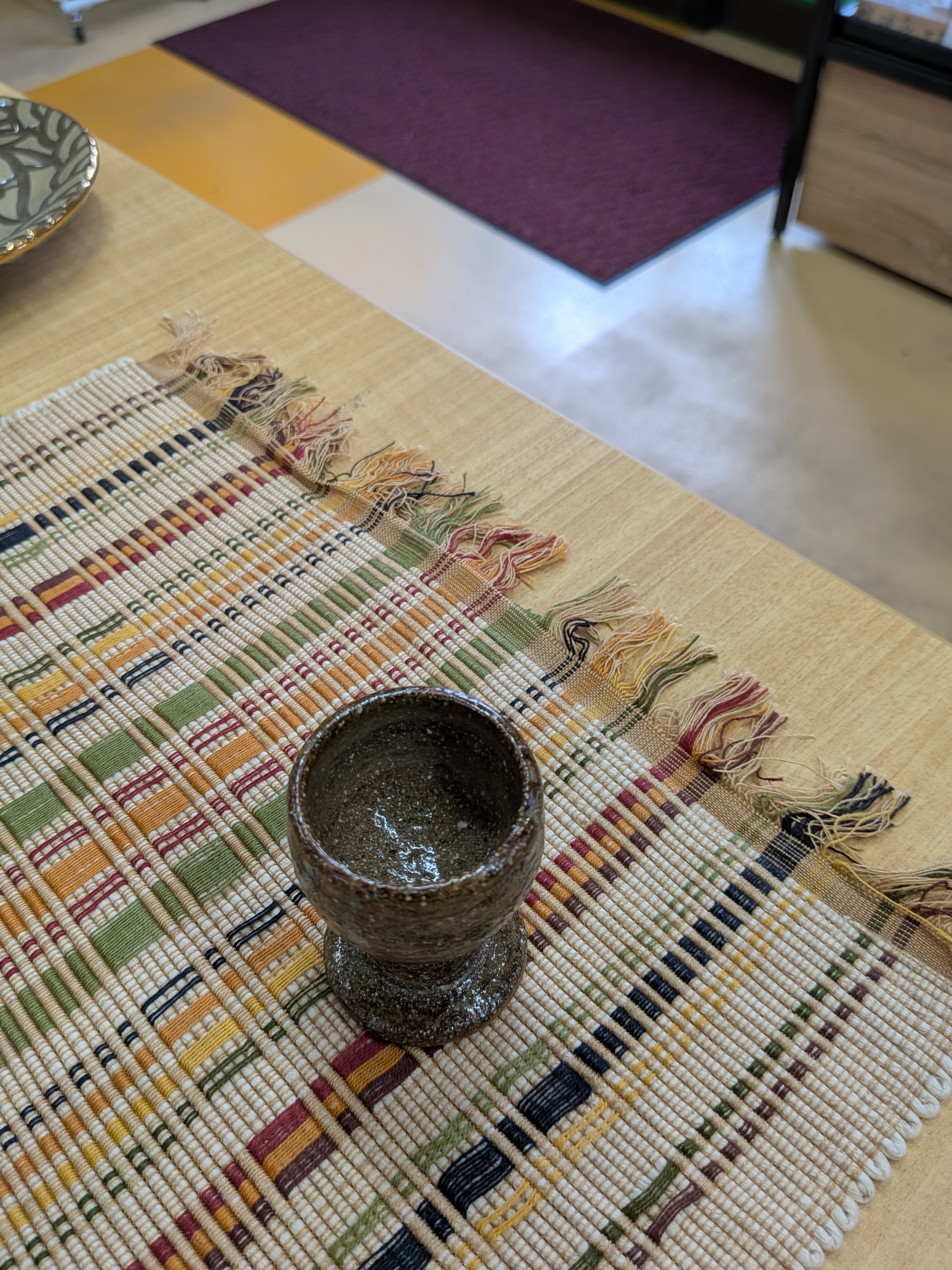 Okinawan Ryukyu Historic Clay Collection: Master Katsunosuke Futamata, Handcrafted Shuri Castle Restored-Clay Pedestal Sake Cup (ぐい呑み) - thumbnail 2