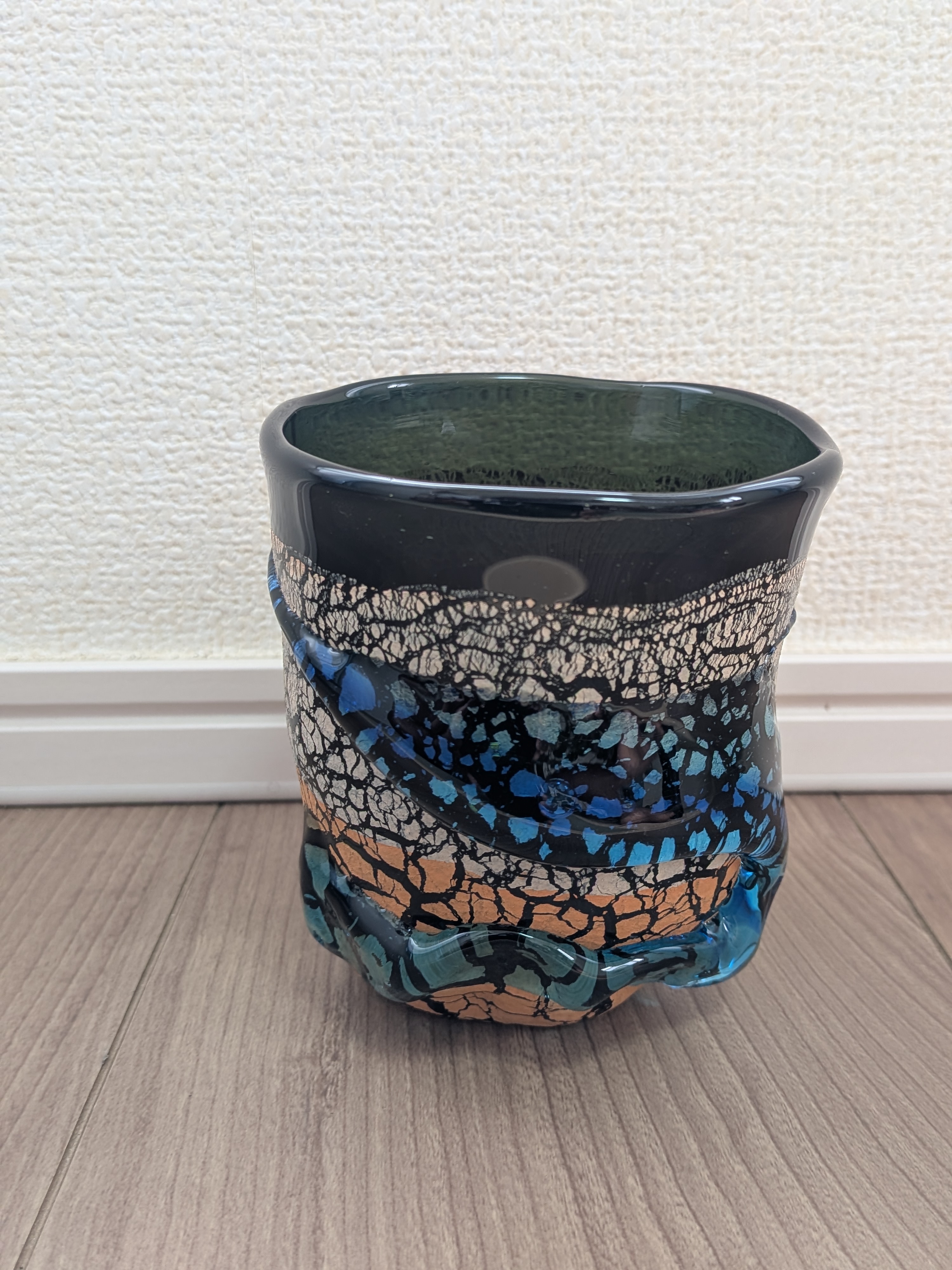 Okinawan Ryukyu Hand-Blown Glass Collection: Contemporary Master Craftsman Seikichi Inamine (稲嶺 盛吉), Earth-Toned Crackle & Ocean Cobalt Swirl Rock Cup - 宙吹ガラス - image 1