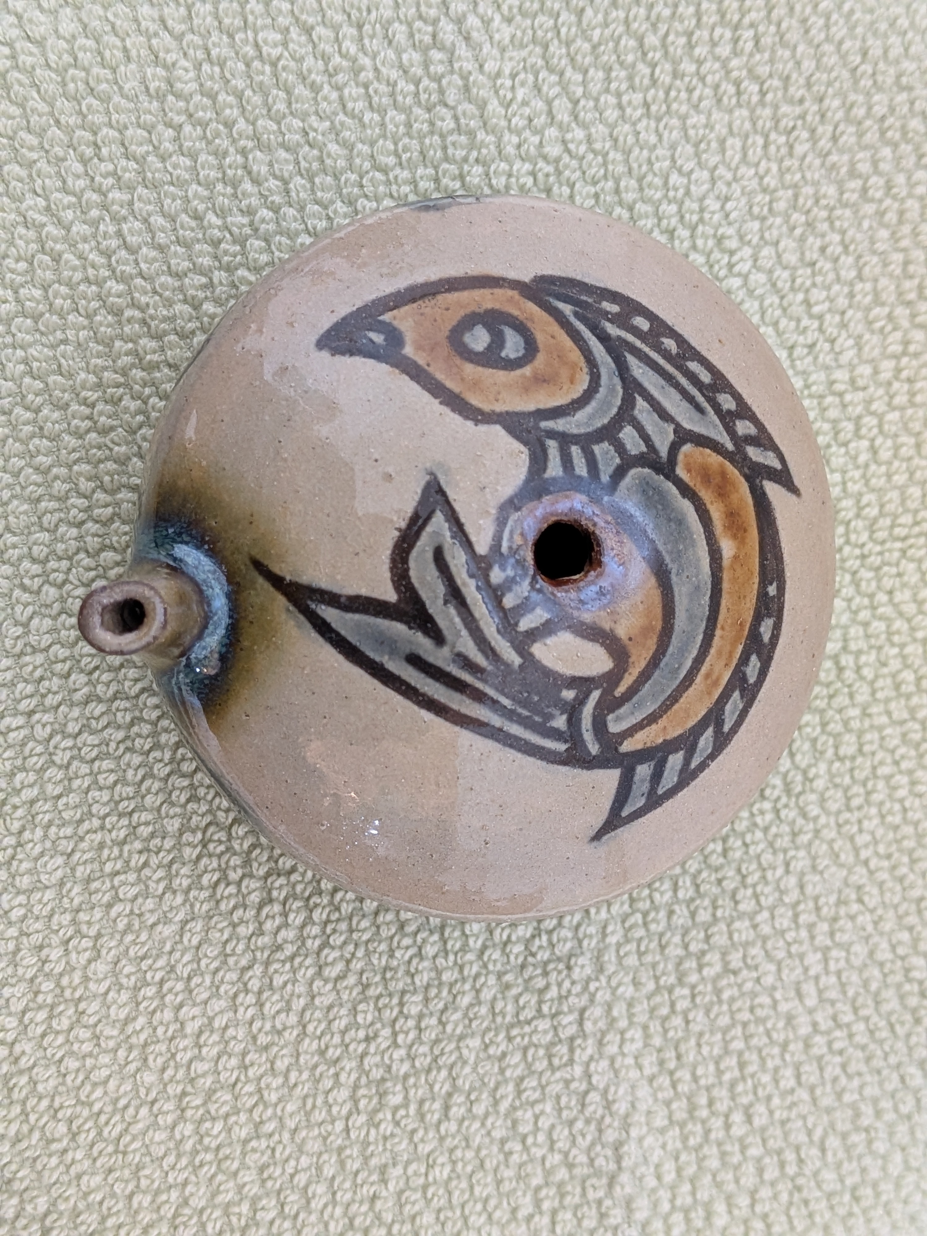 Toshio Kinjo Okinawan Yachimun Ceramic Kara-kara - Hand-Incised Fish Motif (魚紋) - thumbnail 1
