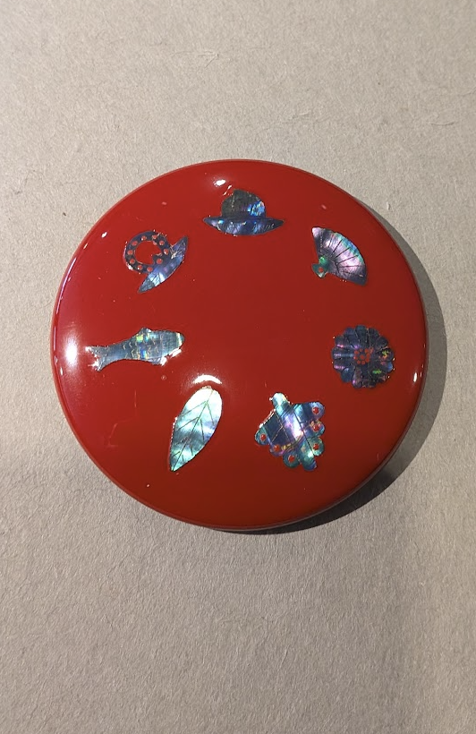 Okinawan Ryukyu Lacquerware Collection: Kakuman Fine Lacquerware, Handcrafted Vermilion Urushi & Mother-of-Pearl (Raden) Pocket Mirror (Shuri, Naha, Okinawa) - thumbnail 1