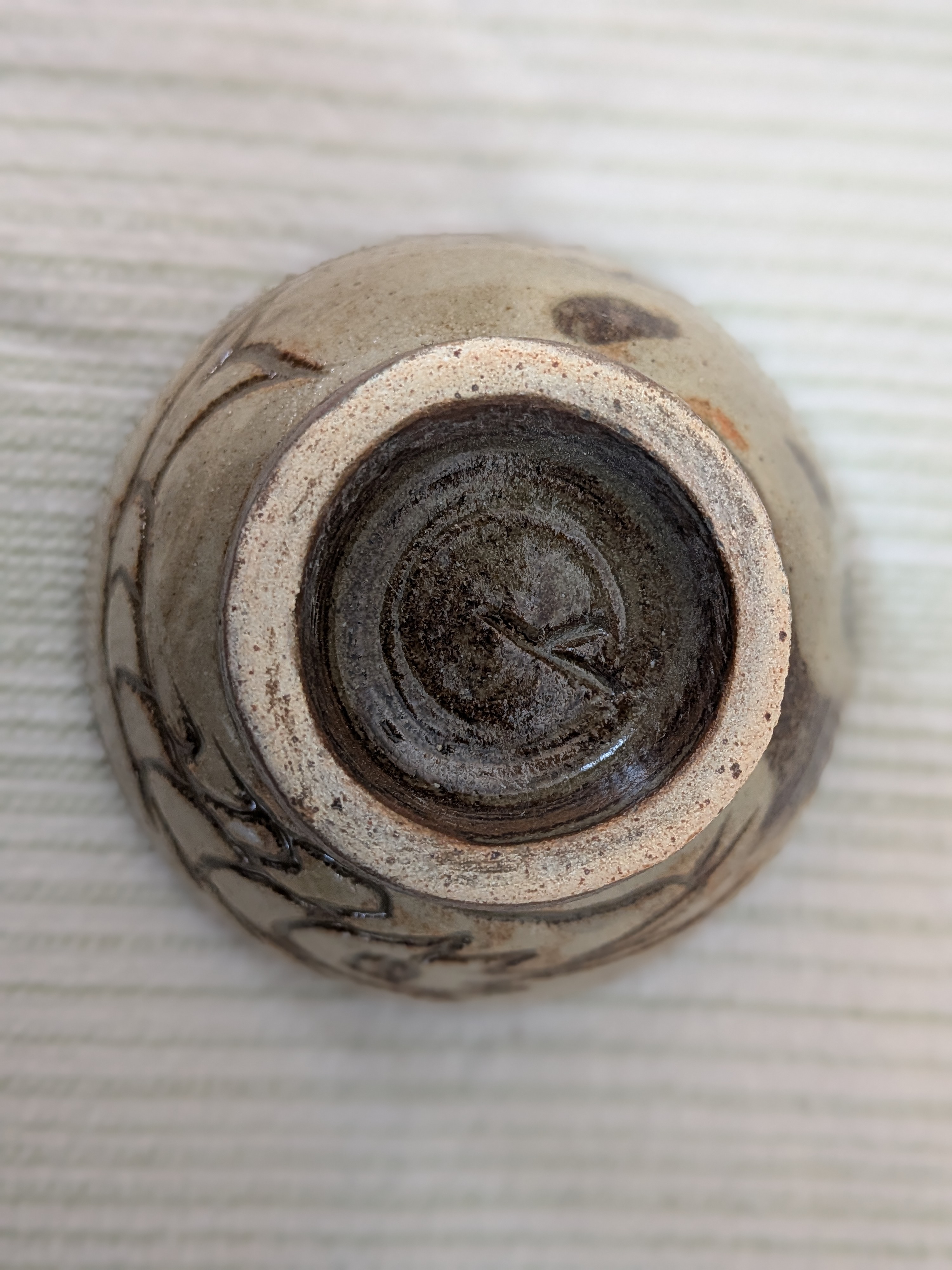 Toshio Kinjo Okinawan Yachimun Ceramic Guinomi Sake Cup - Hand-Incised Fish Motif (魚紋) - image 4