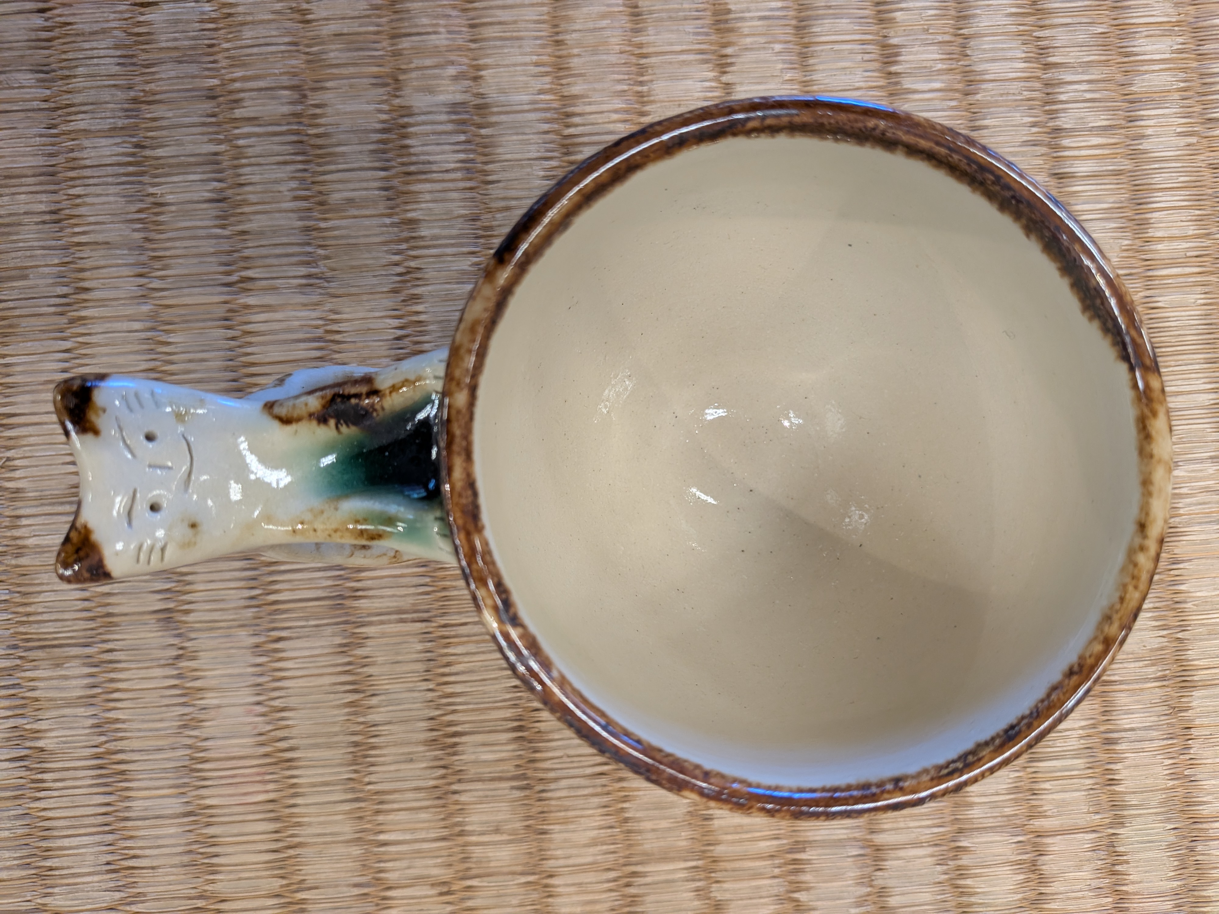 Okinawan Yomitan Yachimun no Sato Pottery Collection: Ceramic Cat-Handle Mug - thumbnail 3