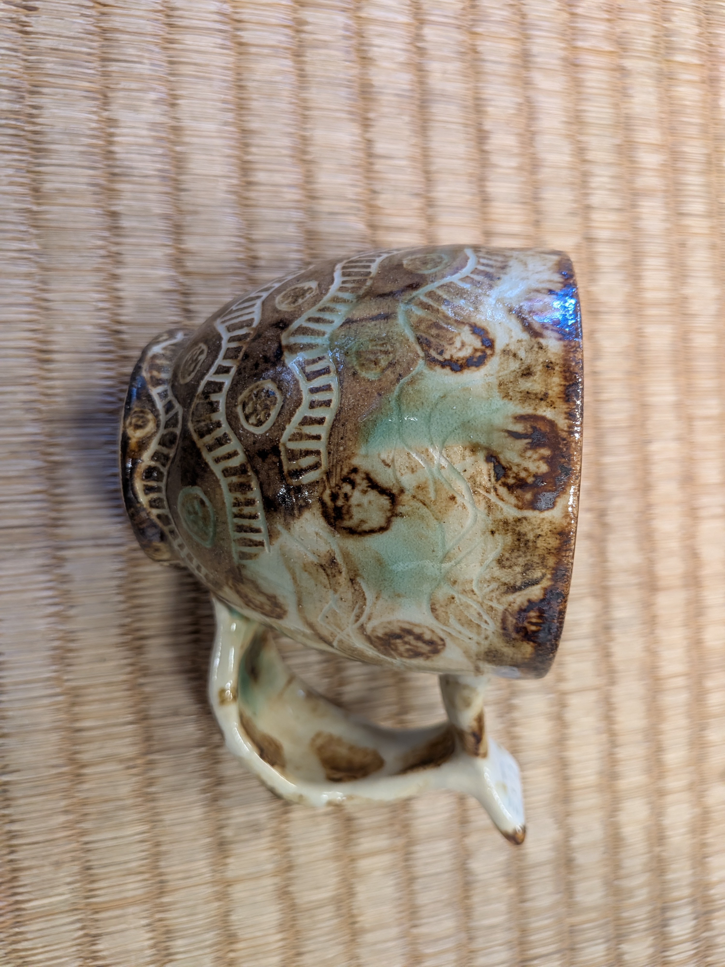 Okinawan Yomitan Yachimun no Sato Pottery Collection: Ceramic Cat-Handle Mug - thumbnail 1