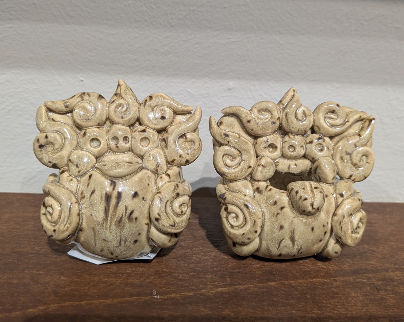 Okinawan Ryukyu Yachimun Collection: Kyoko Miyagi (宮城 京子) -Handcrafted Whimsical Glazed Shisa Guardian Pair (シーサー) - thumbnail 1