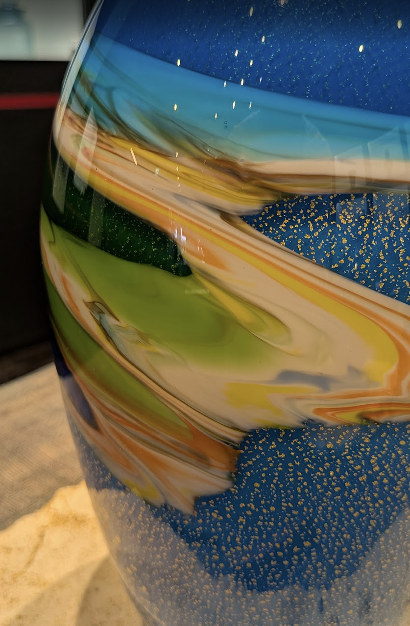 Tsuneo Taira “Shima-geshiki” Masterwork Ryukyu Glass Vase: Tsuneo Taira (平良 恒雄) - Ryukyu Glass Village - image 5