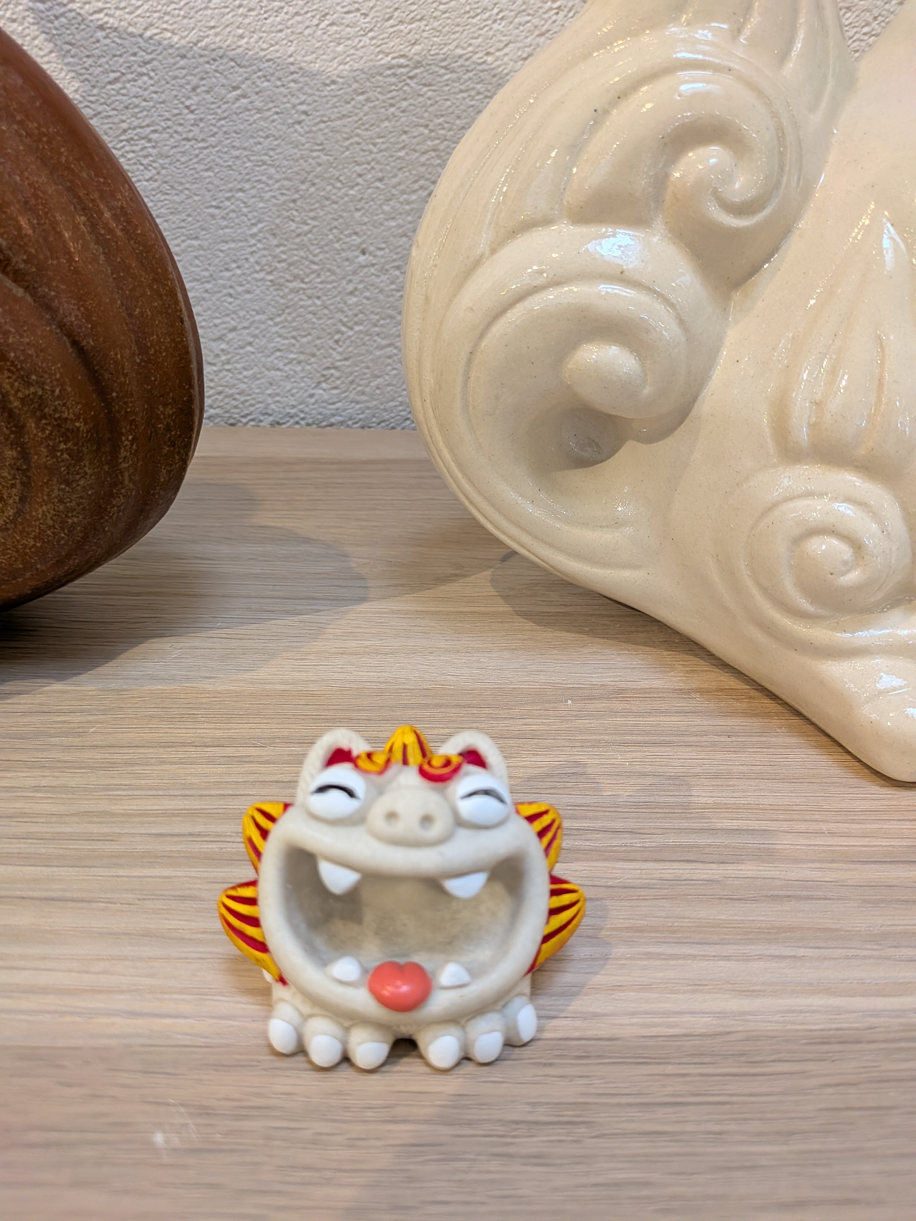 Okinawan Ryukyu Folk Art & Ceramic Collection: Okinawa Handcrafted “Yugafu Shisa” Good Fortune Guardian Pair Statue Set (ゆがふ獅子) - thumbnail 3