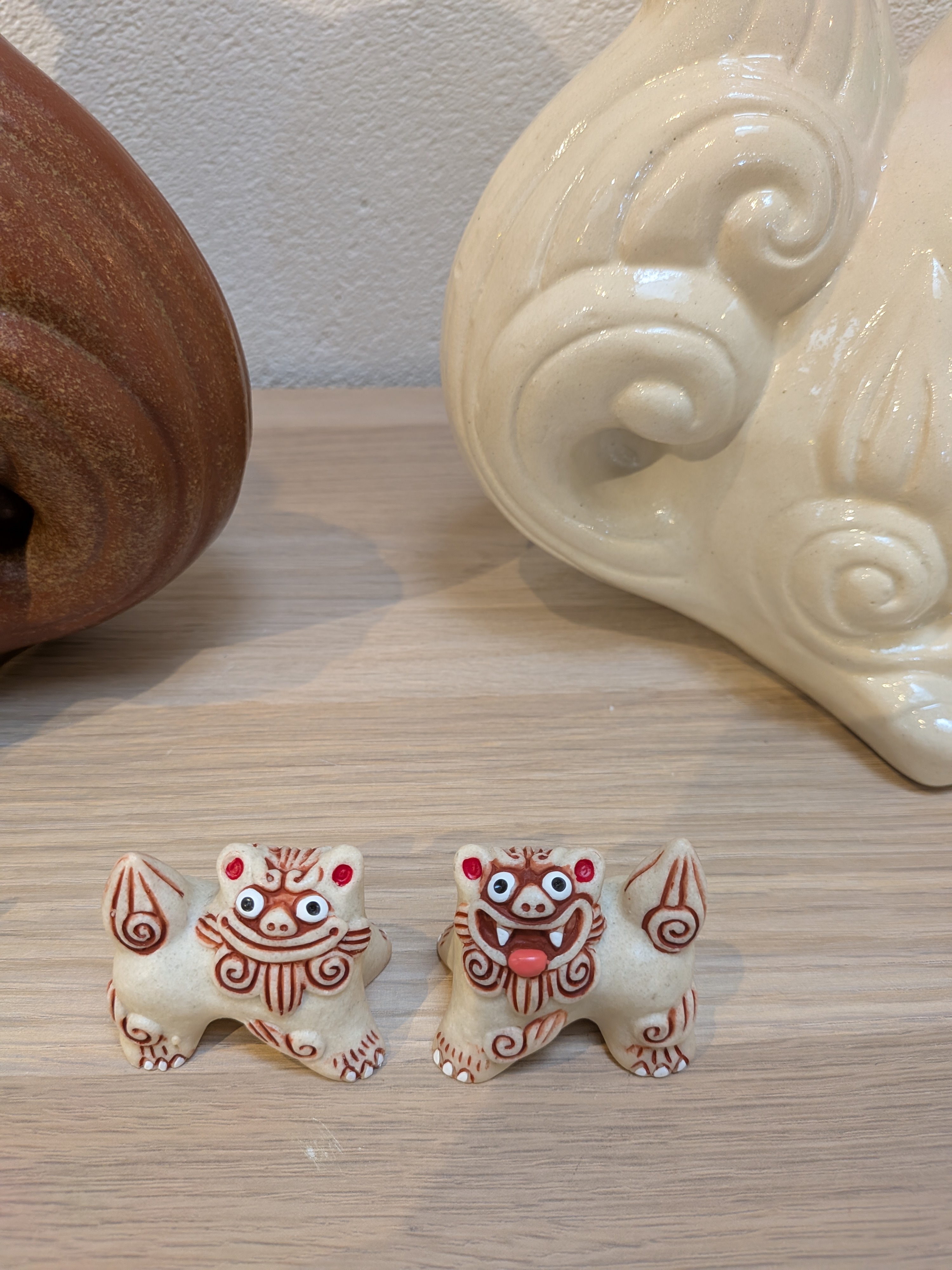Okinawan Ryukyu Folk Art & Ceramic Collection: Handcrafted Miniature Okinawan Shisa Guardian Pair Statue Set (N・N ミニペアー) - thumbnail 1