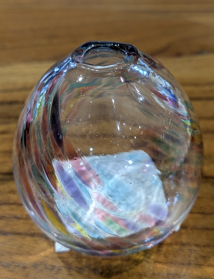 Okinawan Ryukyu Yomitan Yachimun no Sato Glass Collection: Glass Bud Vase (Rinzashi / 輪挿し) - thumbnail 1