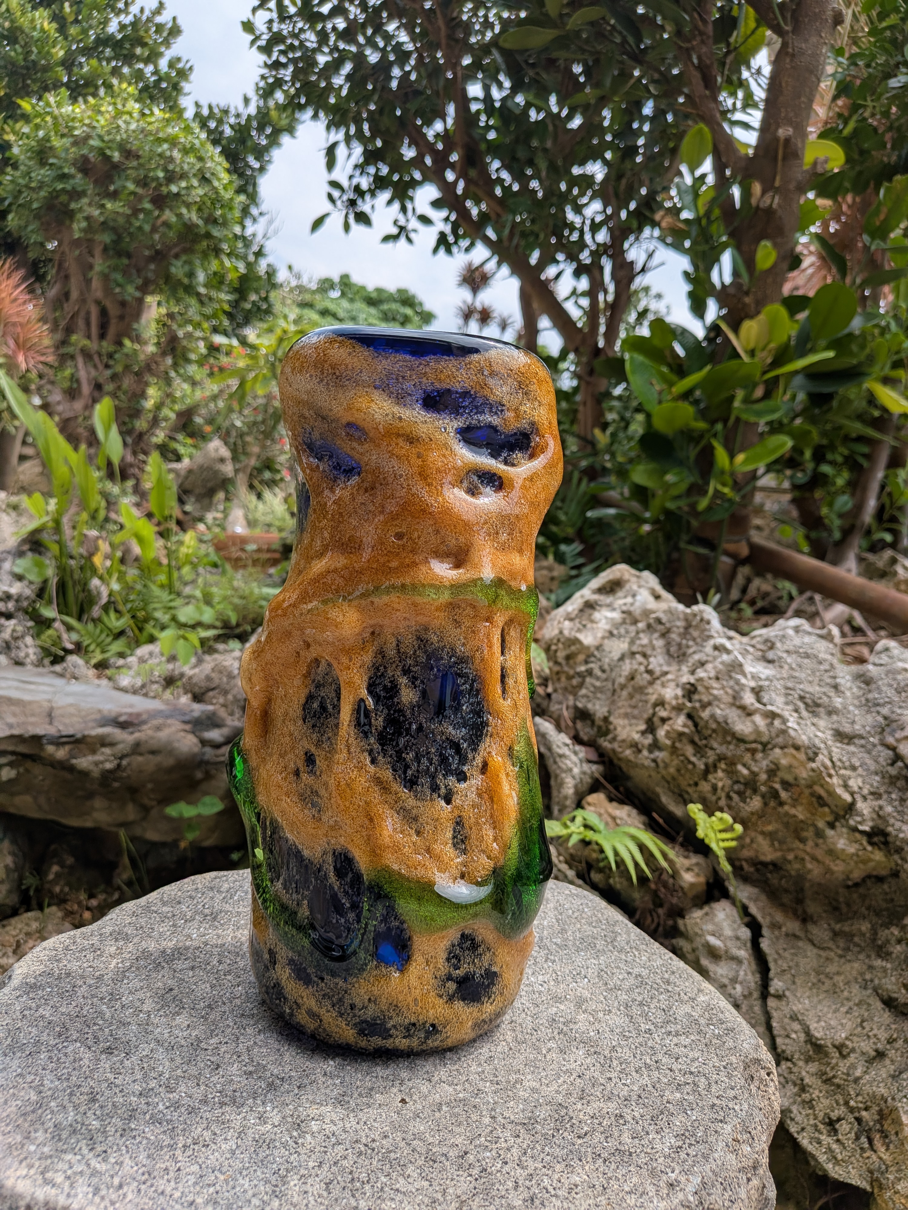 Okinawan Ryukyu Hand-Blown Glass Collection: Chūfuki Glass Studio “Niji” - Seikichi Inamine (稲嶺 盛吉), Volcanic Lava & Coral Froth Fine Art Glass Statement Vase - Earth Edition / 宙吹ガラス - image 2