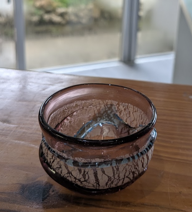 Okinawan Ryukyu Hand-Blown Glass Collection: Master Craftsman Kazuha Miyaguni (宮國 一羽) - Dusty Rose & Ice-Blue Crackle Glass Cup (宙吹ガラス) - thumbnail 2