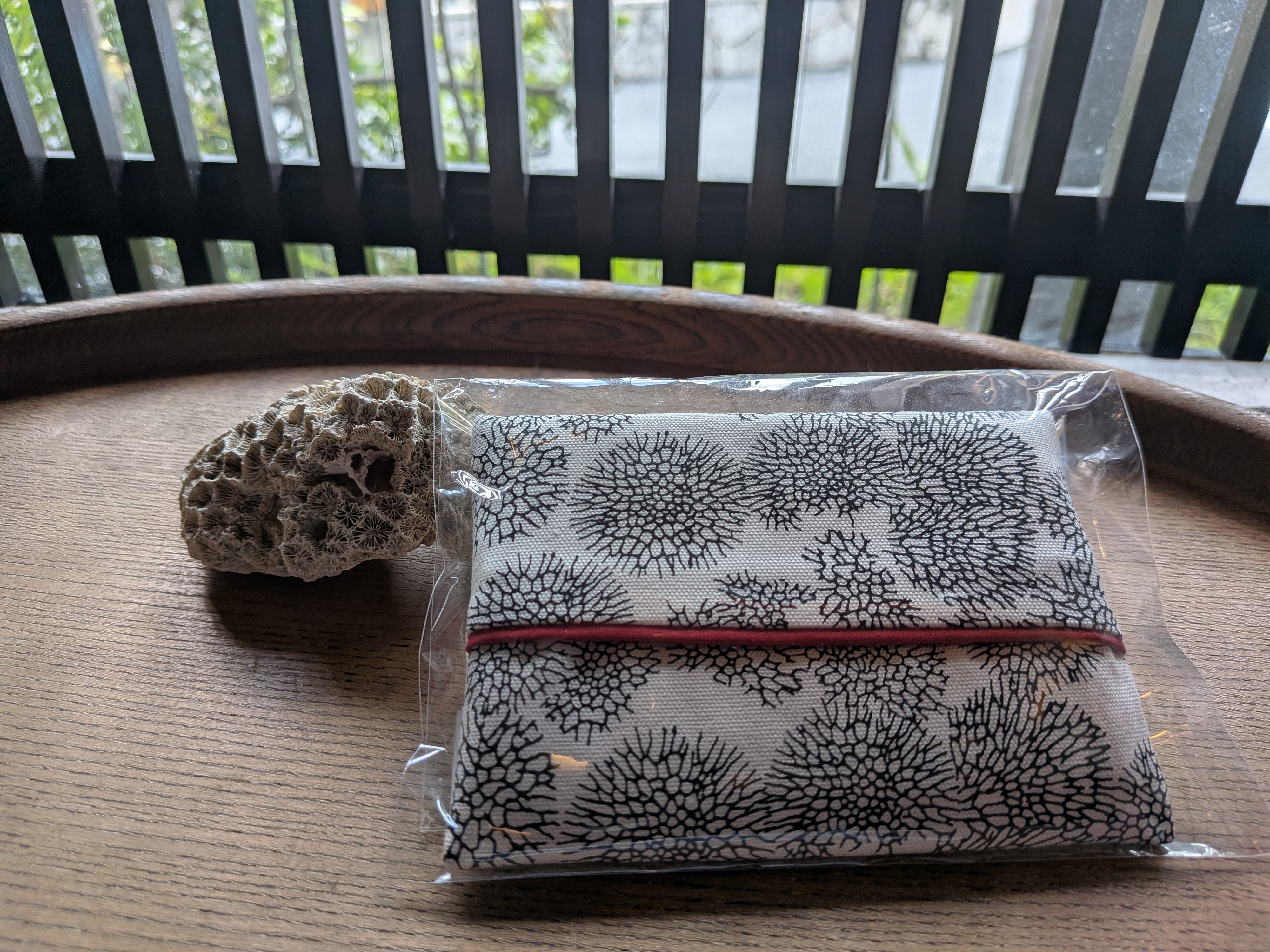 Okinawan Ryukyu Fine Dyeing Collection: Shuri Ryusen, Handcrafted “Kana-Sango” Coral-Dyeing Pocket Tissue Case / Pouch - image 1