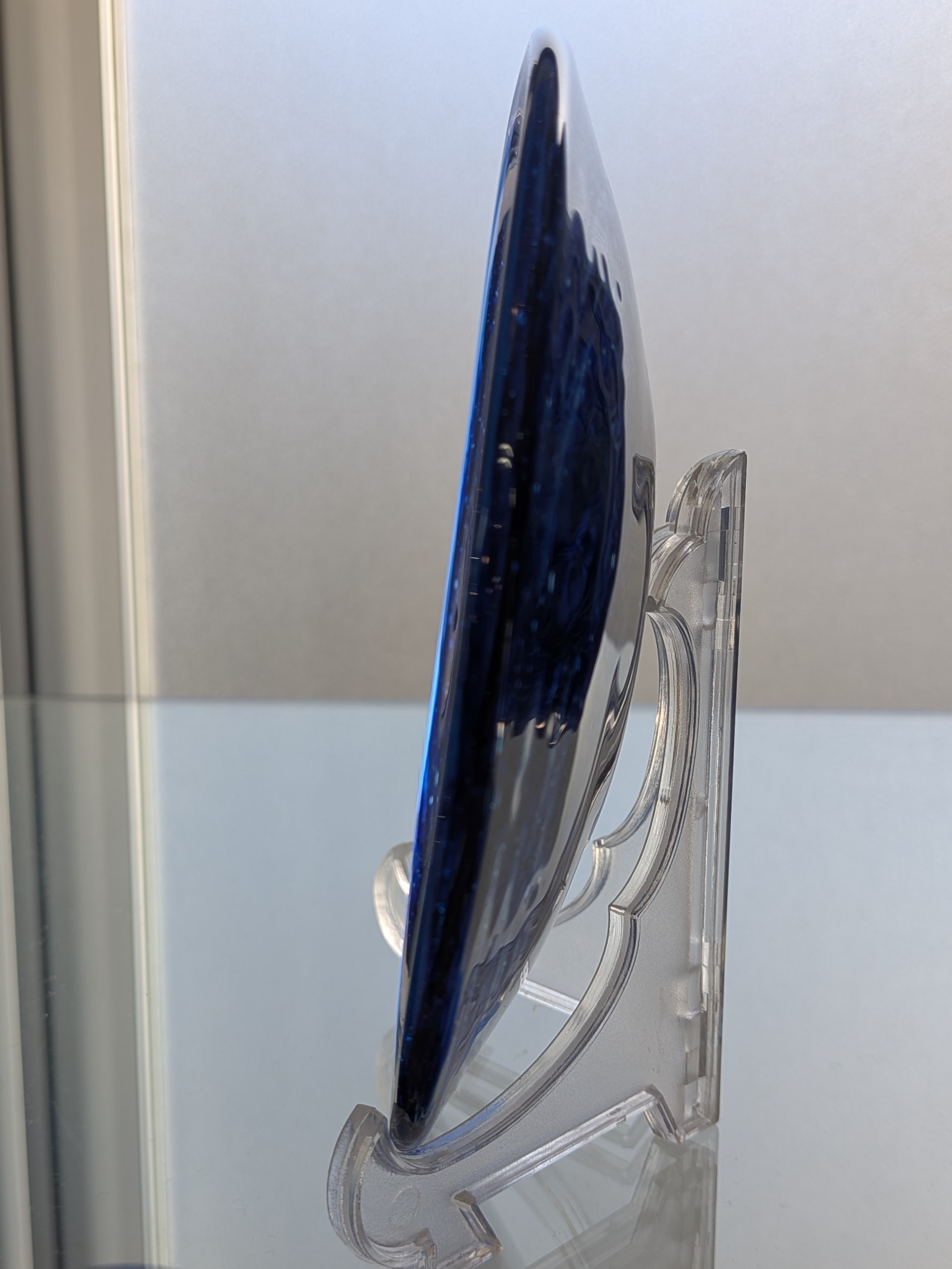 Okinawan Ryukyu Glass Collection: Handcrafted Ryukyu Glass Art Plate - thumbnail 3
