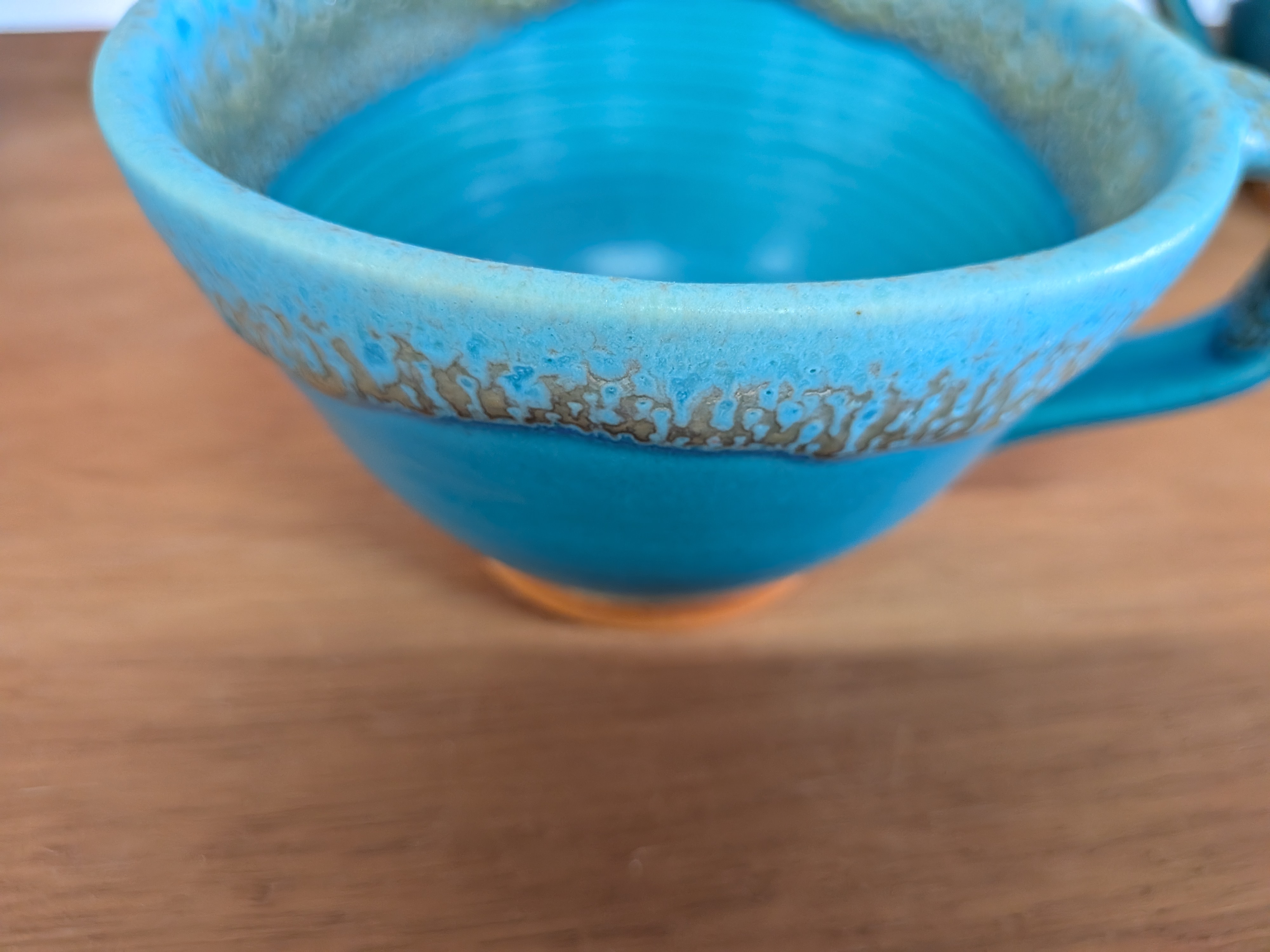 Okinawan "Uruma Blue" Ceramic Collection: Uruma Pottery (うるま陶器) - Master Potter & Studio Founder: Shinji Sato (佐陶 慎児), Hand-Formed "Uruma Blue" Gradient Large Mug / Soup Cup with Handle (Uruma Burū Magu & Sūpu Kappu — うるま陶器 マグ・スープカップ) - image 2