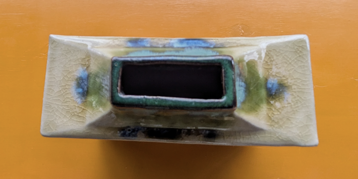 Okinawan Ryukyu Historic Clay Collection: Master Pottery Kinjou Son - Handcrafted Rectangular “Gyomon” Fish-Motif Ceramic Flask / Flower Vase 魚紋角瓶・花器 | Okinawan Yachimun Ceramic Art - thumbnail 3