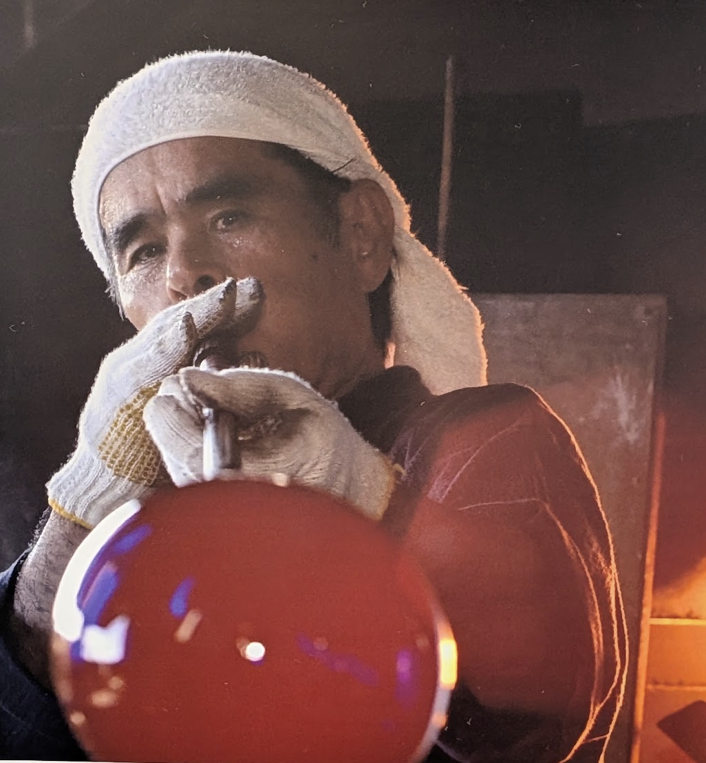 Tsuneo Taira “Shima-geshiki” Masterwork Ryukyu Glass Vase: Tsuneo Taira (平良 恒雄) - Ryukyu Glass Village - thumbnail 9