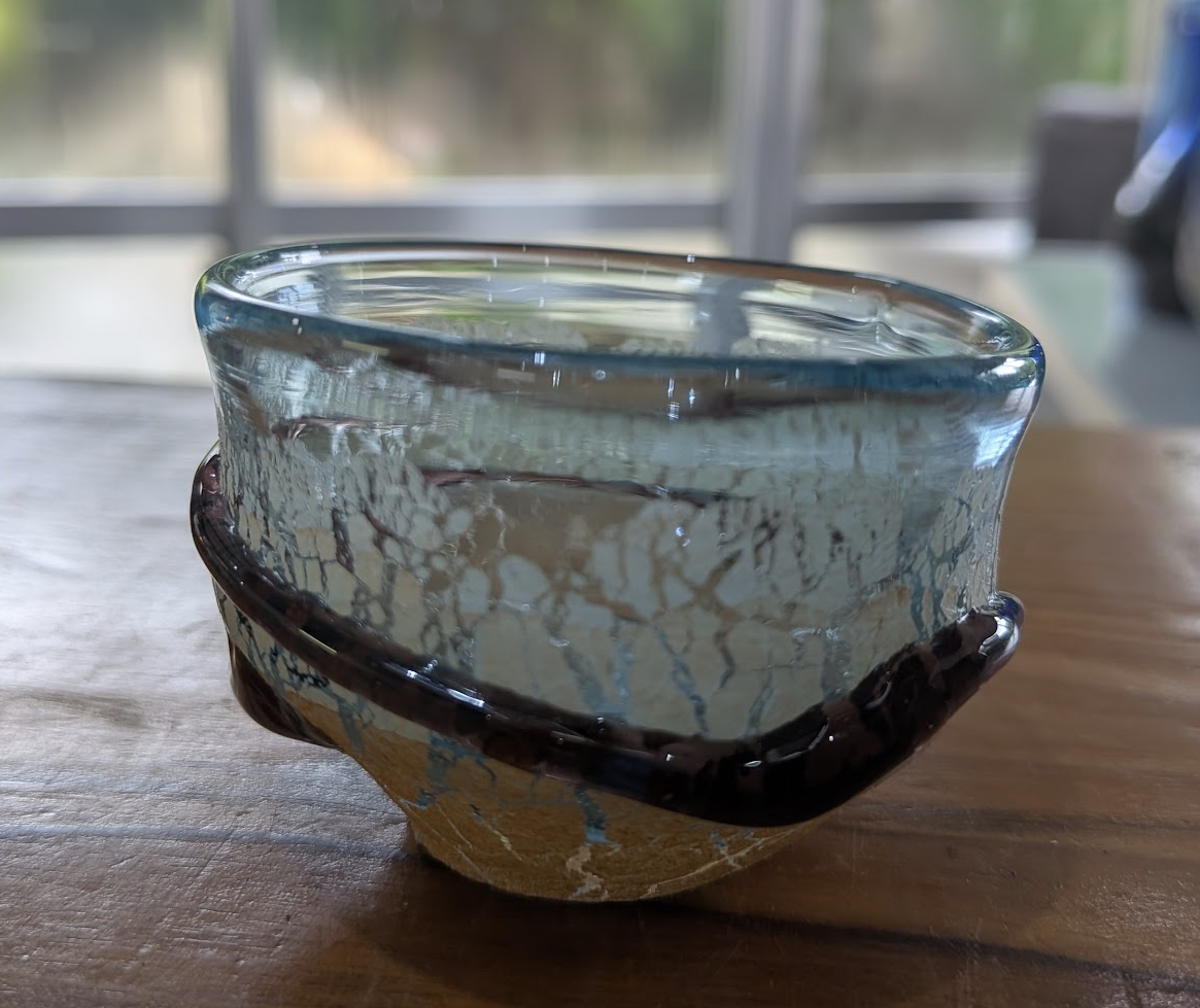 Okinawan Ryukyu Hand-Blown Glass Collection: Master Craftsman Kazuha Miyaguni (宮國 一羽) - Sunset Blush & Azure Crackle Glass Cup (宙吹ガラス) - thumbnail 2