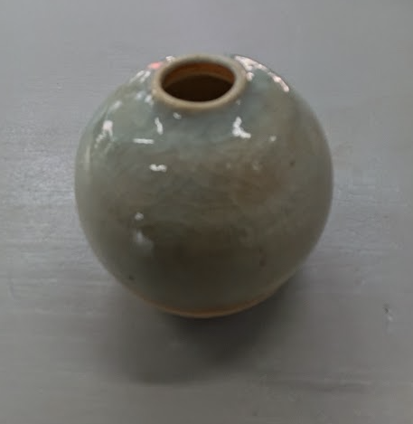 Uruma Pottery Studio (Sato Shinji): Handcrafted Spherical Celadon & Earth-Tone Ceramic Bud Vase (Ichirin-zashi) - image 2