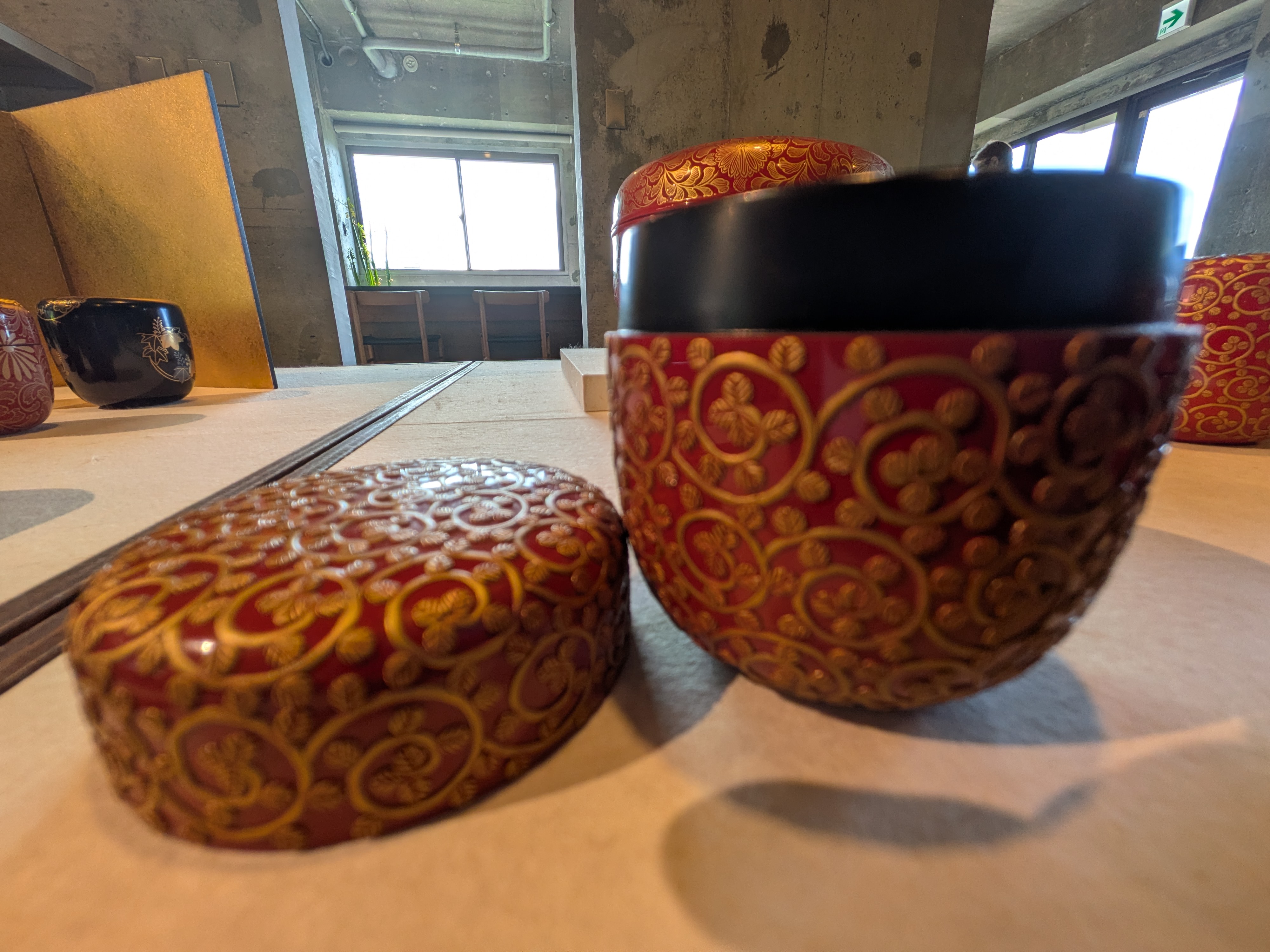 Okinawan Ryukyu Lacquerware Fine Art Collection: Kakuman Contemporary Master Gendai no Meiko (現代の名工 ), Five Generations of Okinawan Craftsmanship - thumbnail 3