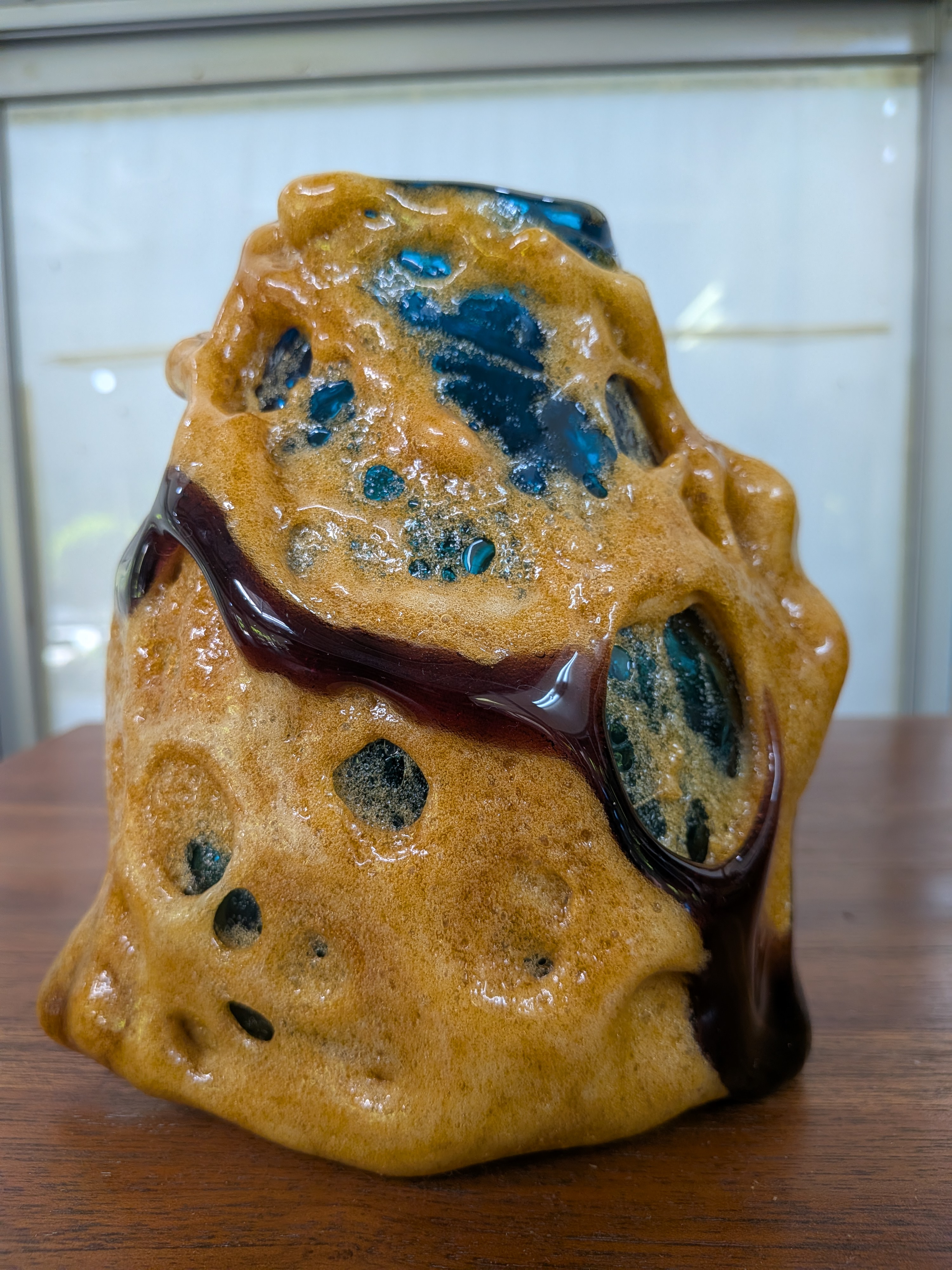 Okinawan Ryukyu Hand-Blown Glass Collection: Master Craftsman Ayumu Inamine (稲嶺 歩) - Golden Ochre, Ocean Blue & Plum Sculptural Glass Vessel (宙吹ガラス) - image 4