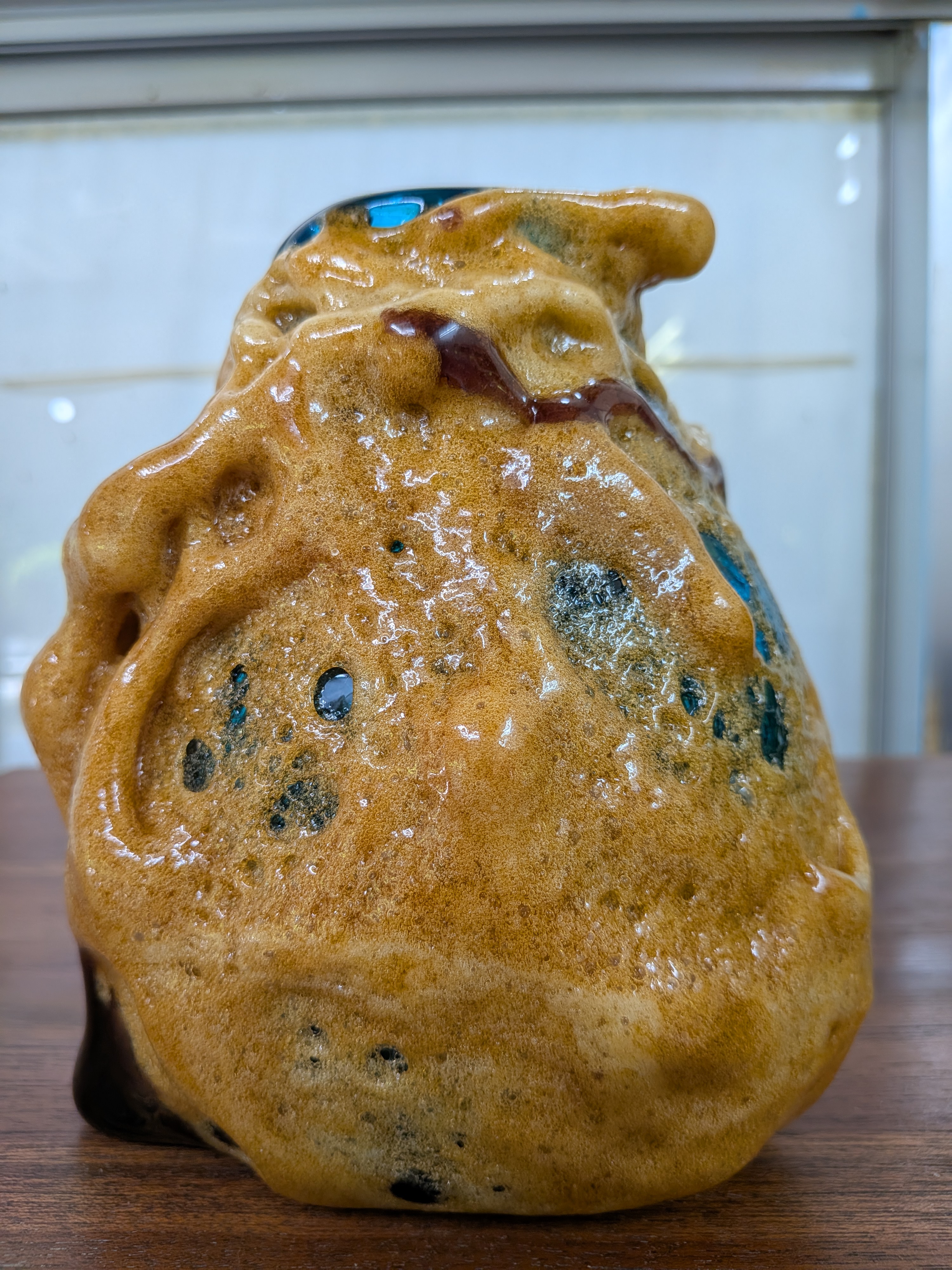 Okinawan Ryukyu Hand-Blown Glass Collection: Master Craftsman Ayumu Inamine (稲嶺 歩) - Golden Ochre, Ocean Blue & Plum Sculptural Glass Vessel (宙吹ガラス) - thumbnail 2