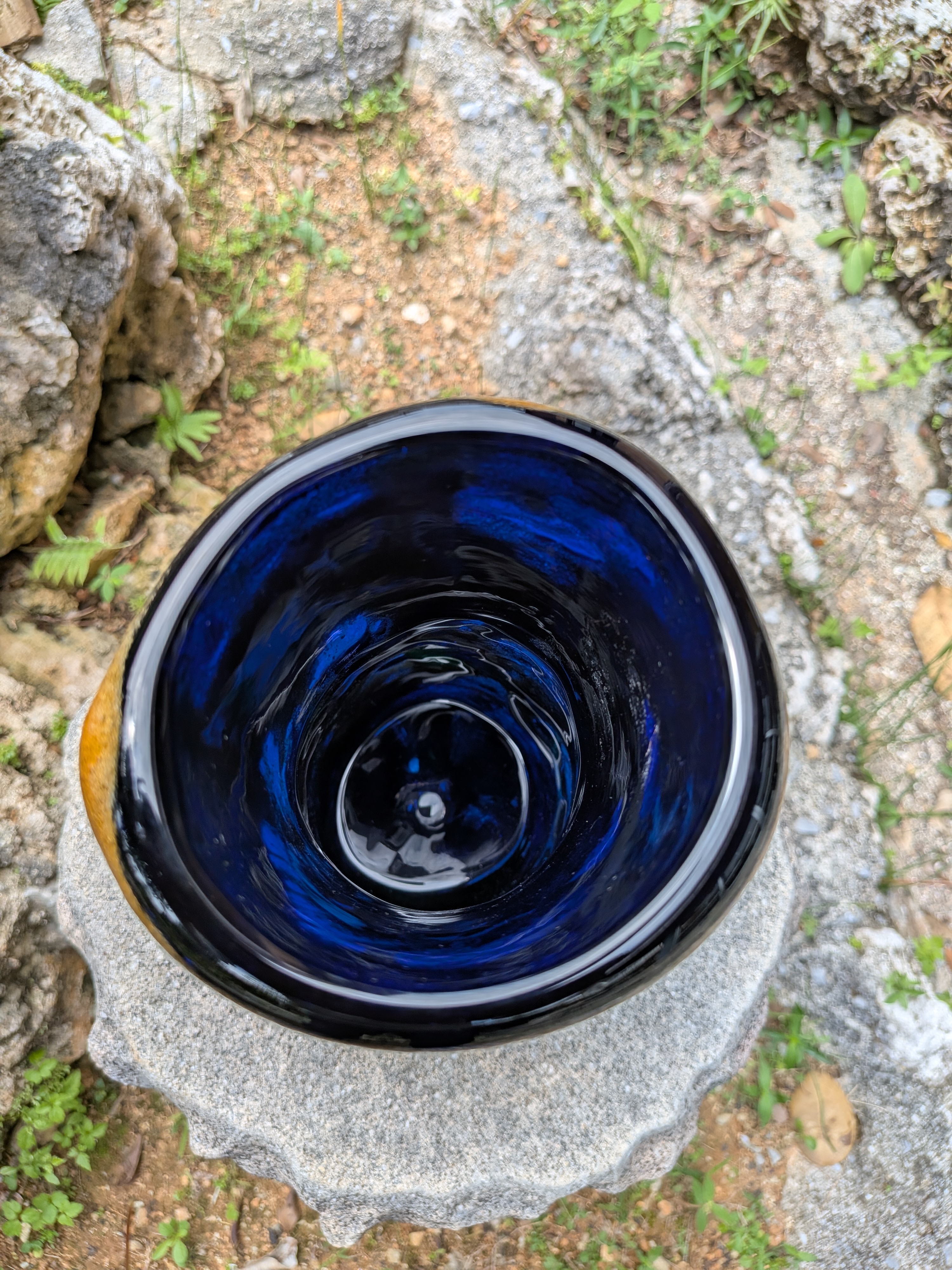 Okinawan Ryukyu Hand-Blown Glass Collection: Chūfuki Glass Studio “Niji” - Seikichi Inamine (稲嶺 盛吉), Volcanic Lava & Coral Froth Fine Art Glass Statement Vase - Earth Edition / 宙吹ガラス - image 5