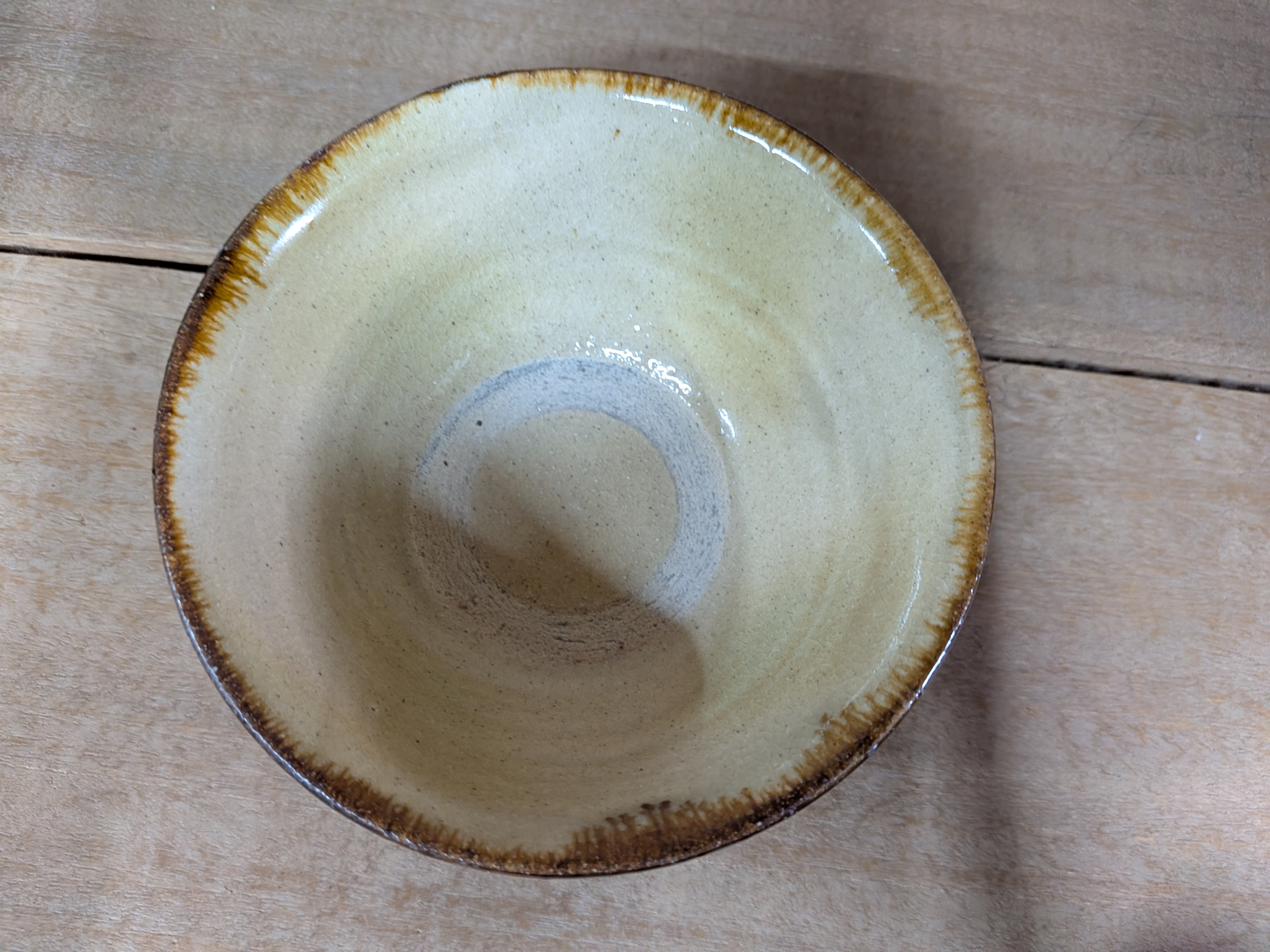 Okinawan Ryukyu Yachimun Fine Art Ceramic Collection: Yomitanzan-Yaki Kita-Gama Studio - Kyōshi Matsuda (松田 共司), Traditional Sansai Splash-Pattern Rice & Tea Bowl, Sansai Ame-yu / Gosu Makai - 三彩 飴釉・呉須 マカイ - thumbnail 2