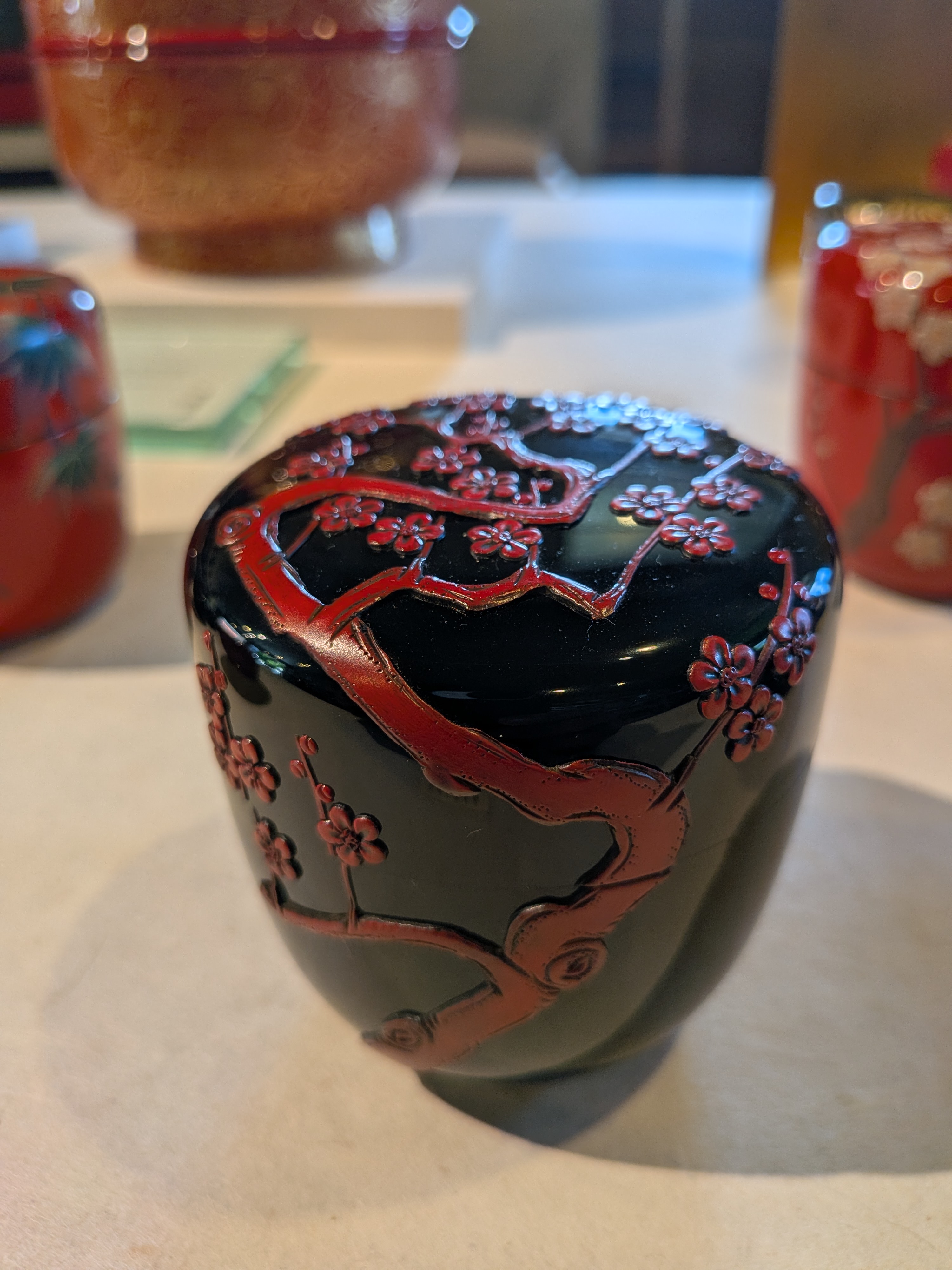 Okinawan Ryukyu Lacquerware Fine Art Collection: Kakuman Master Gendai no Meiko (現代の名工 ), Five Generations of Traditional Craftsmanship - thumbnail 1