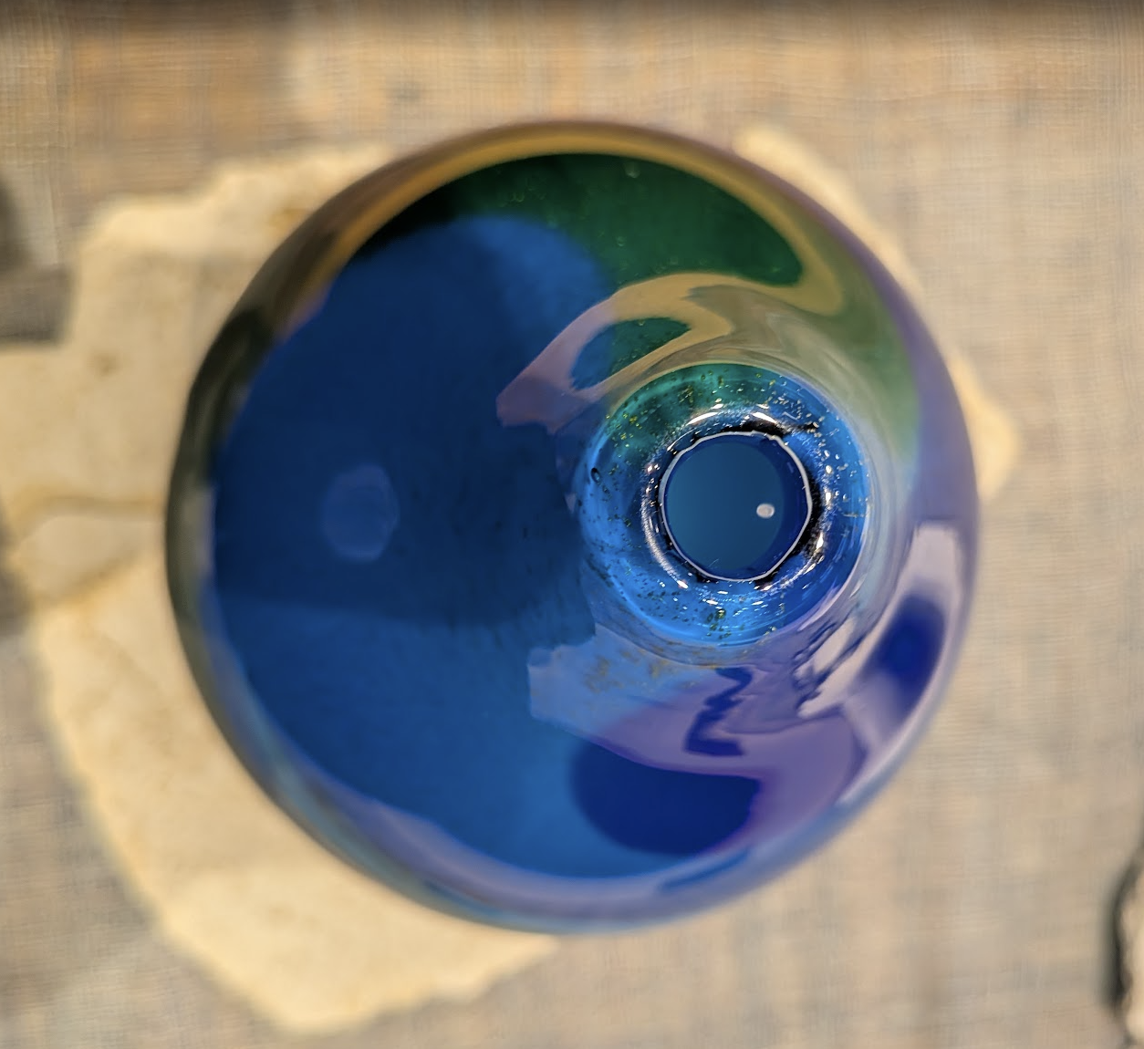 Tsuneo Taira “Shima-geshiki” Masterwork Ryukyu Glass Vase: Tsuneo Taira (平良 恒雄) - Ryukyu Glass Village - image 7