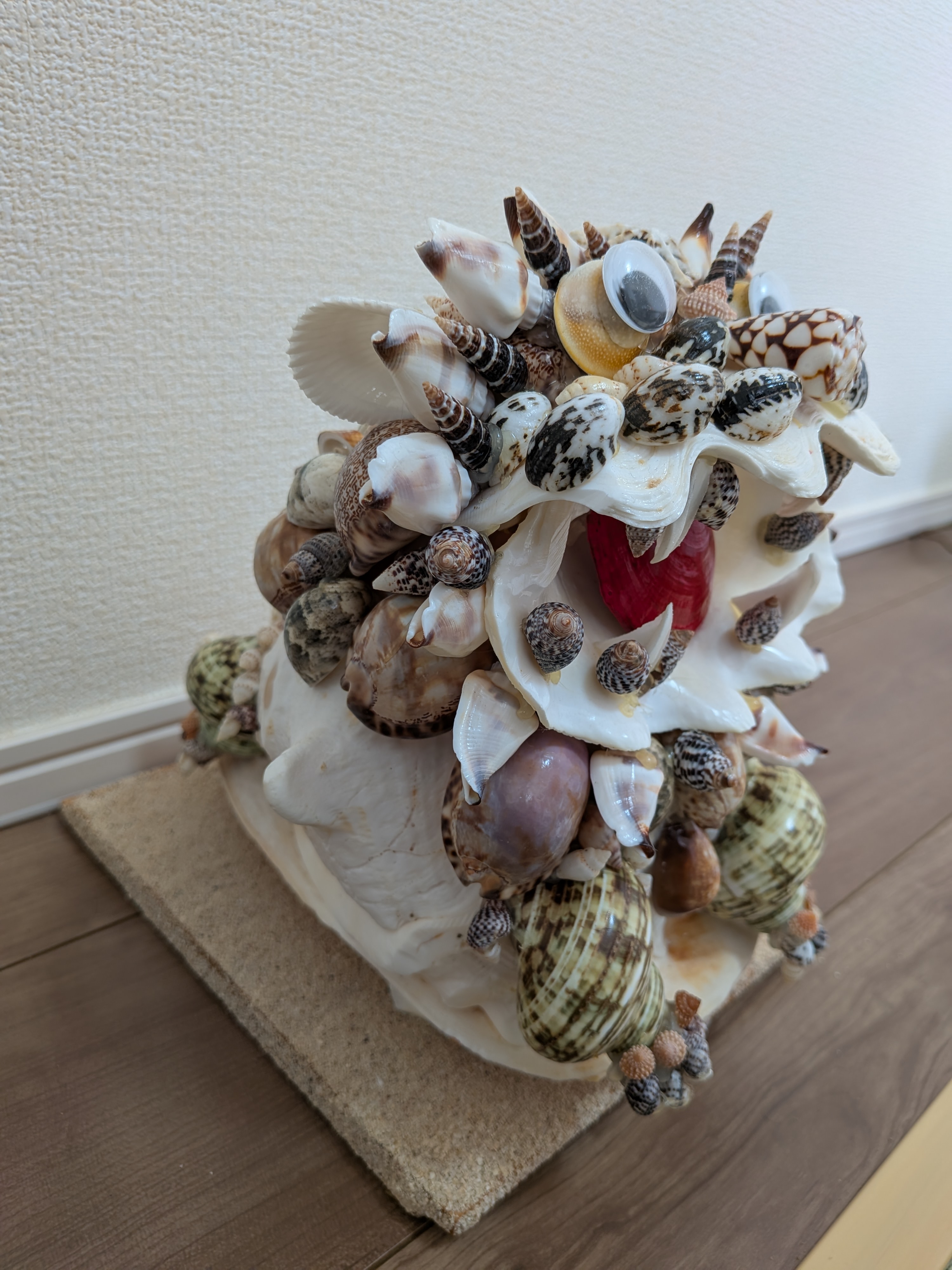 Okinawan Seashell Art Collection: Hand-Assembled Shisa Guardian Sculpture - image 4