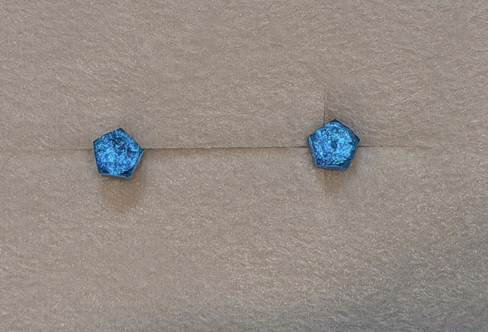 ChôHichi-Ya Miyako Blue Hotaru Glass Stud Earrings: Firefly Glass (Kitanakagusuku, Okinawa) - thumbnail 2