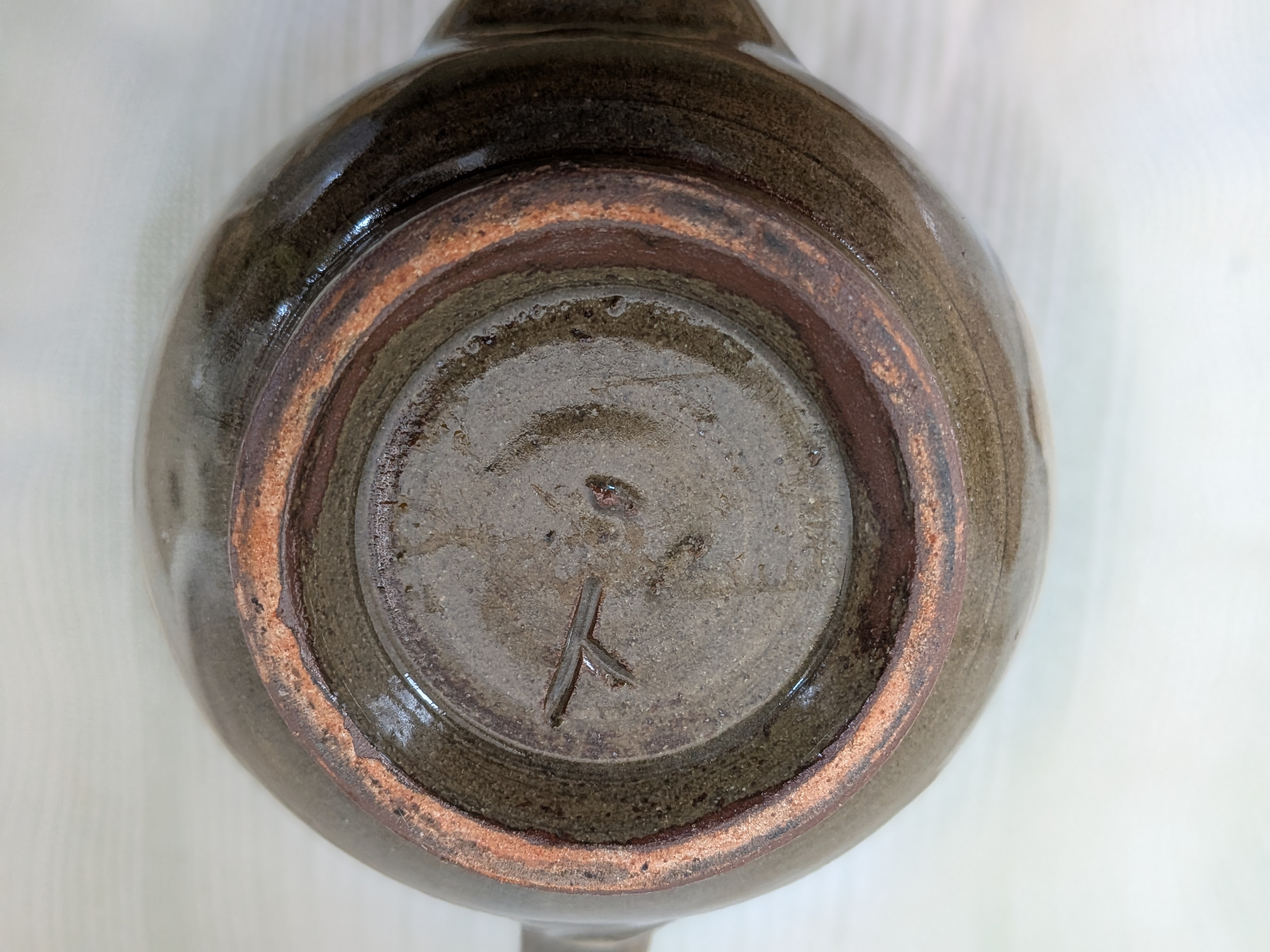 Toshio Kinjo Okinawan Yachimun Ceramic Pot - Hand-Incised Fish Motif (魚紋) - image 10
