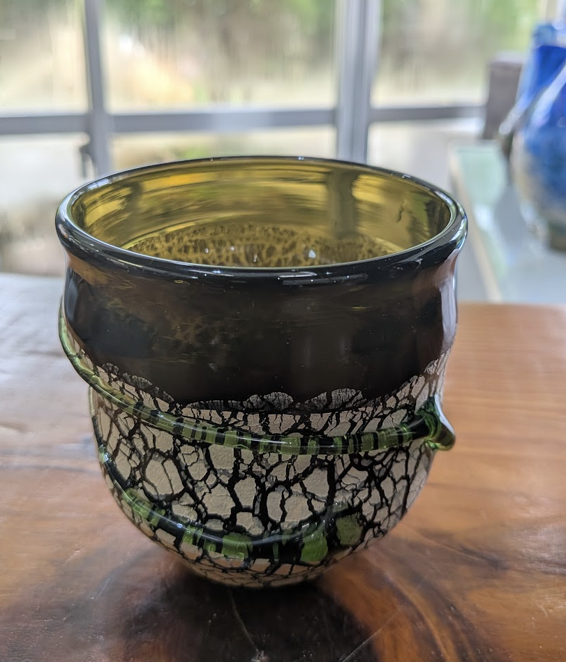 Okinawan Ryukyu Hand-Blown Glass Collection: Master Crafstman Kazuha Miyaguni (宮國 一羽) - Volcanic Olive & Emerald Crackle Glass Cup (宙吹ガラス) - image 2