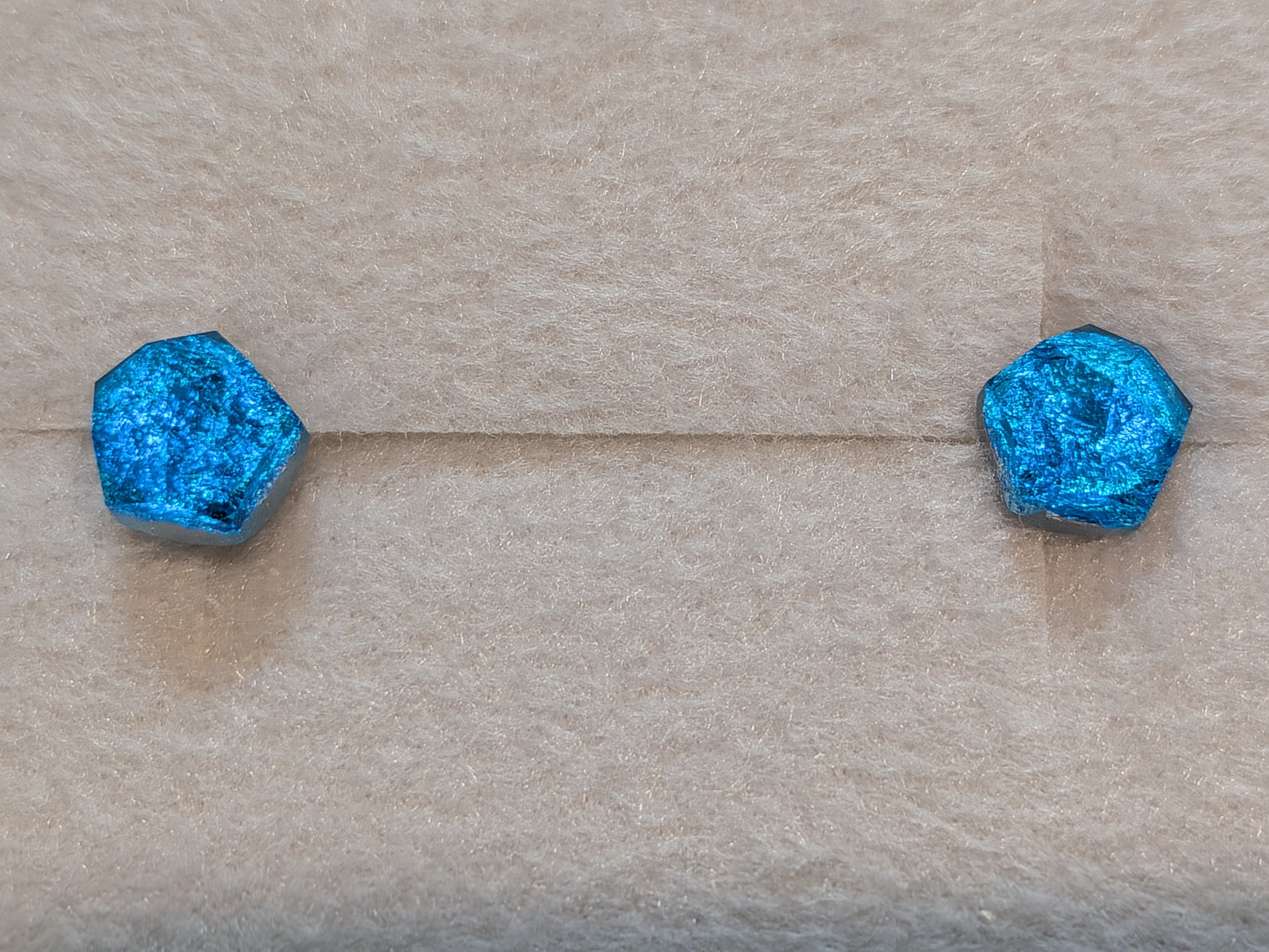 ChôHichi-Ya Miyako Blue Hotaru Glass Stud Earrings: Firefly Glass (Kitanakagusuku, Okinawa) - thumbnail 1