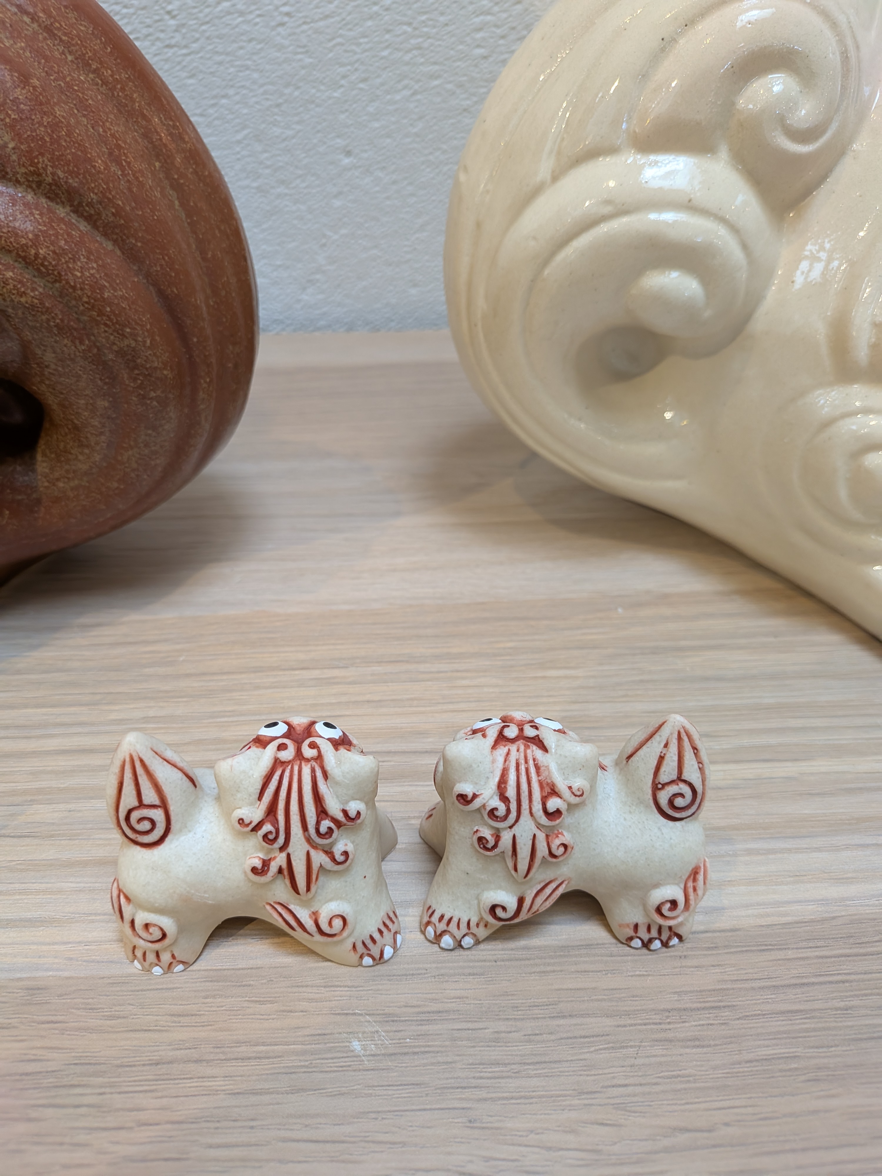 Okinawan Ryukyu Folk Art & Ceramic Collection: Handcrafted Miniature Okinawan Shisa Guardian Pair Statue Set (N・N ミニペアー) - thumbnail 4