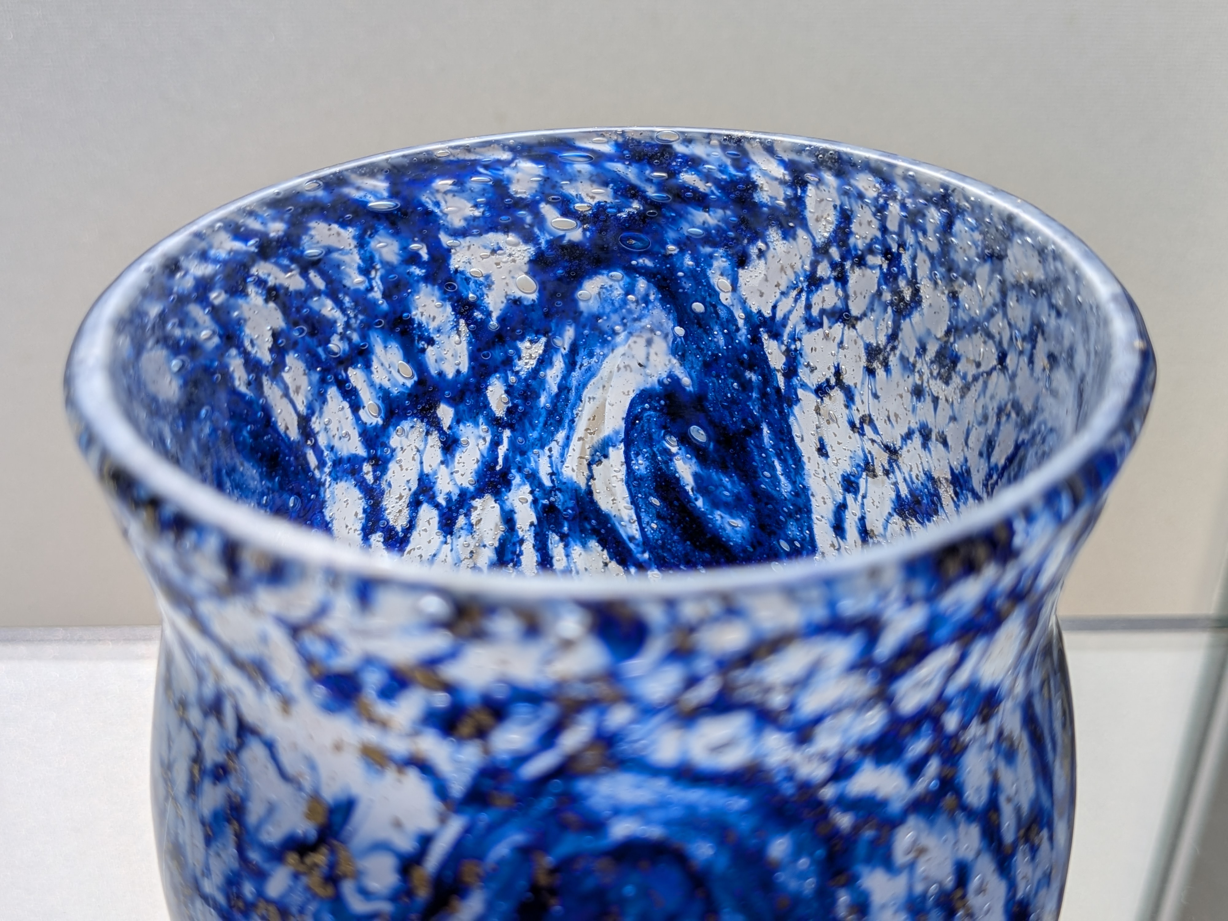 Okinawan Ryukyu Hand-Blown Glass Collection: Takumi Kōbō Studio - Deep Ocean Swirl Fine Art Glass Rock Cup - Earth Edition 宙吹ガラス・琉球ガラス - thumbnail 4