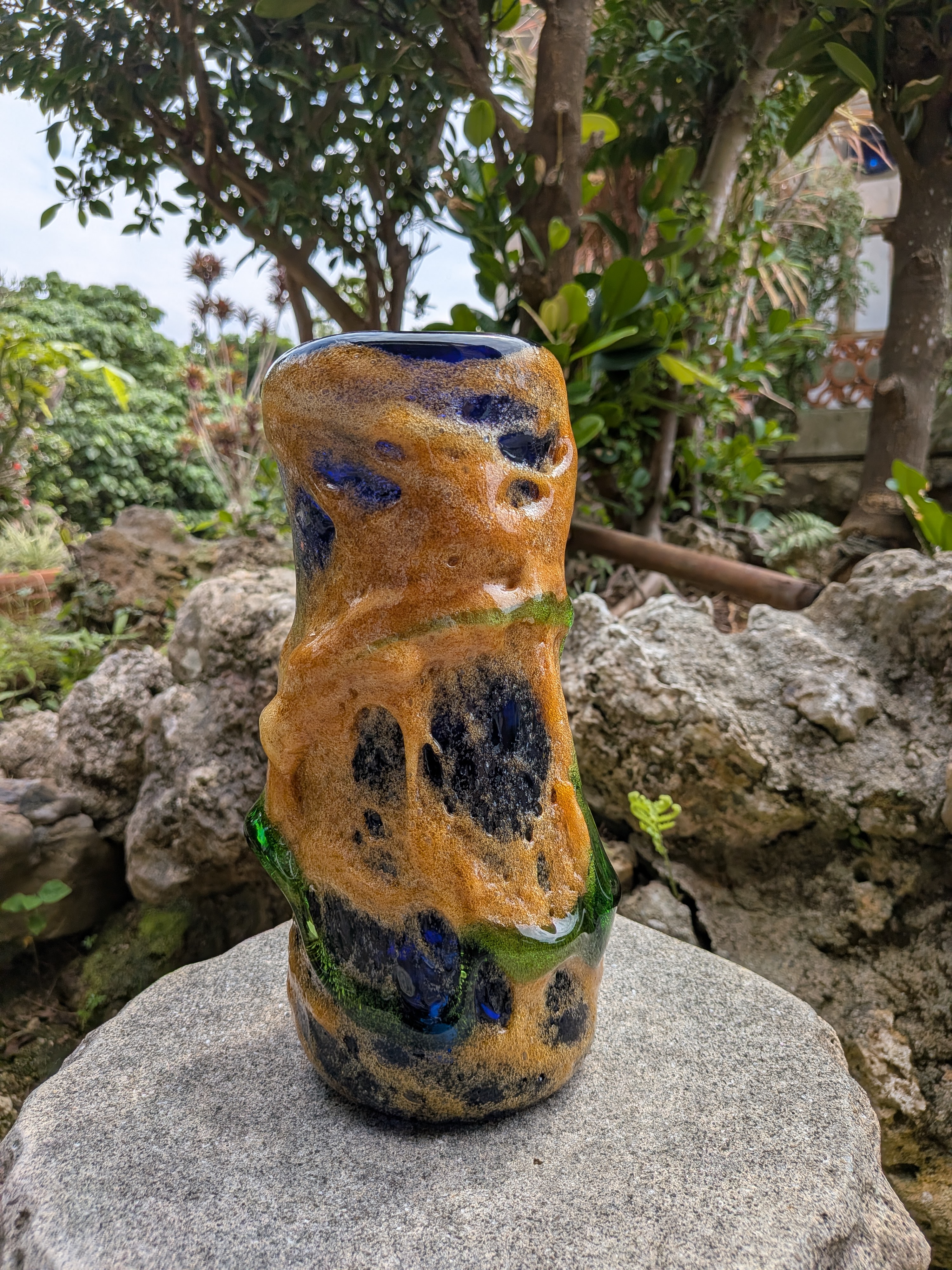 Okinawan Ryukyu Hand-Blown Glass Collection: Chūfuki Glass Studio “Niji” - Seikichi Inamine (稲嶺 盛吉), Volcanic Lava & Coral Froth Fine Art Glass Statement Vase - Earth Edition / 宙吹ガラス - thumbnail 1